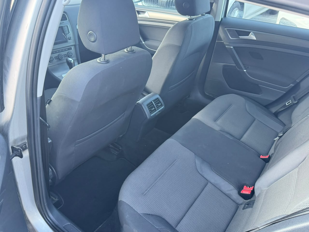 VW Golf 2.0 TDI Comfortline DSG-image-11