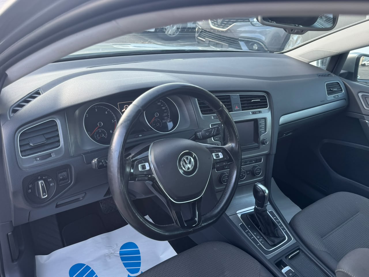 VW Golf 2.0 TDI Comfortline DSG-image-8