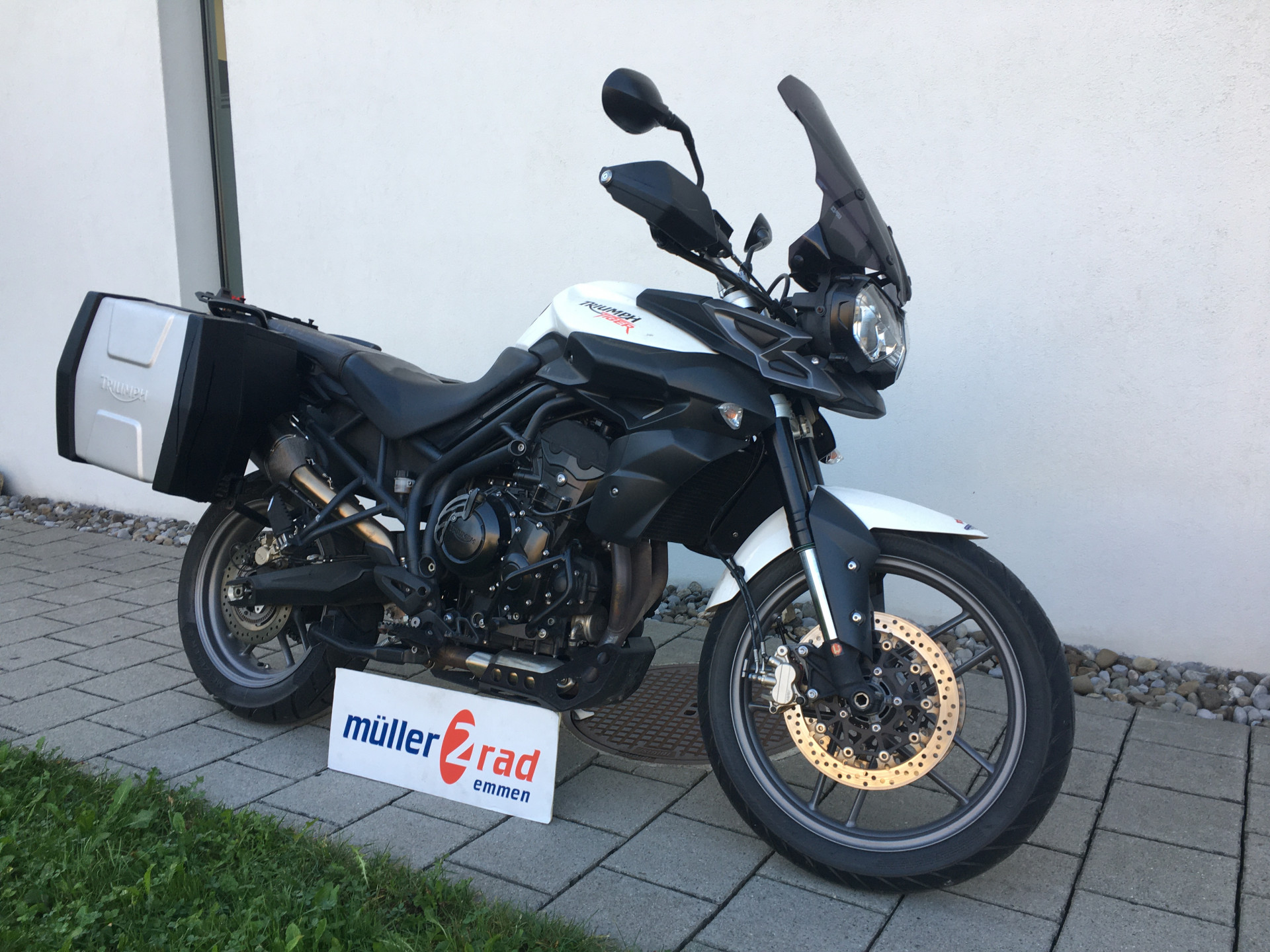 TRIUMPH Tiger 800