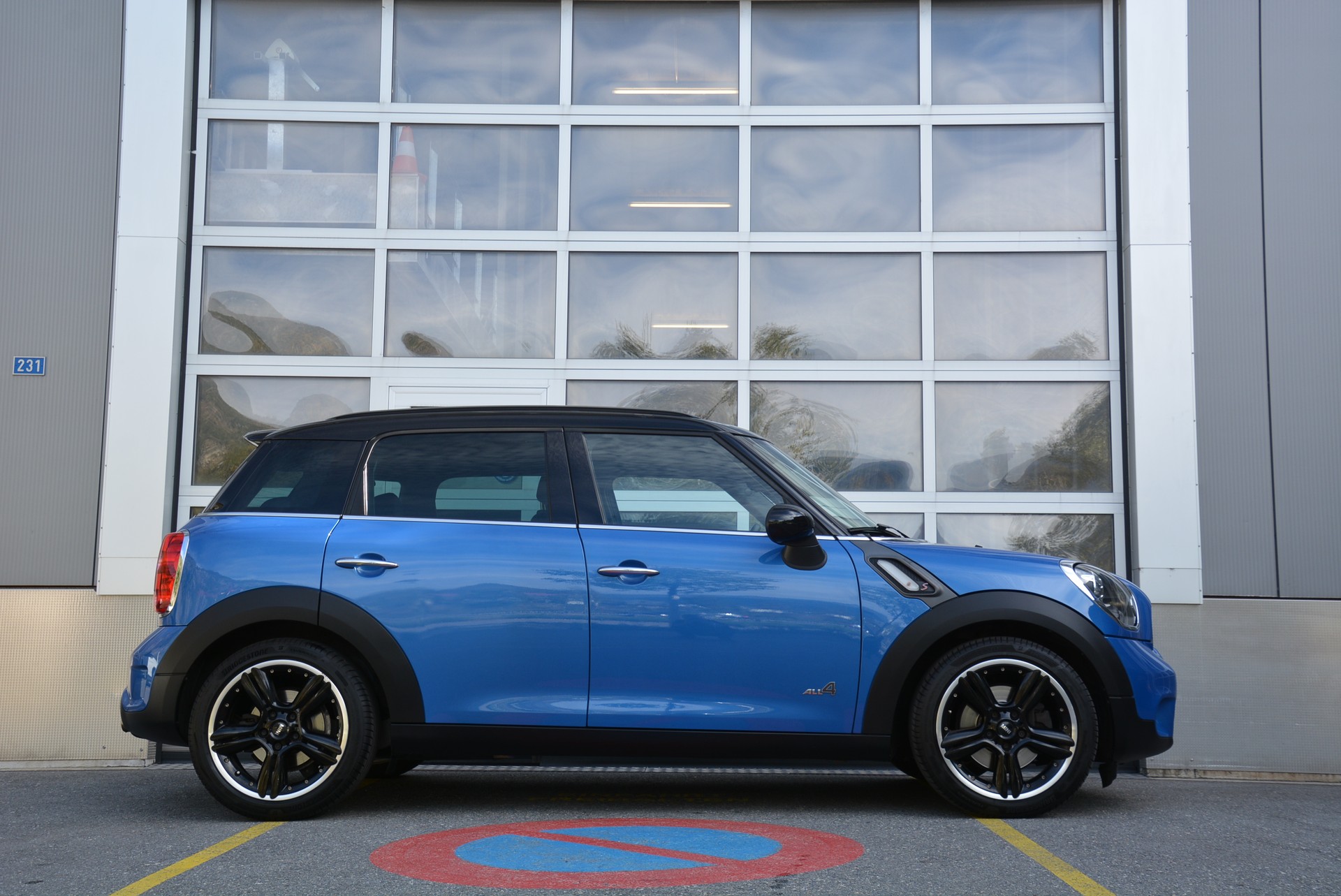 MINI Countryman Cooper S ALL4 Snowhill-image-4