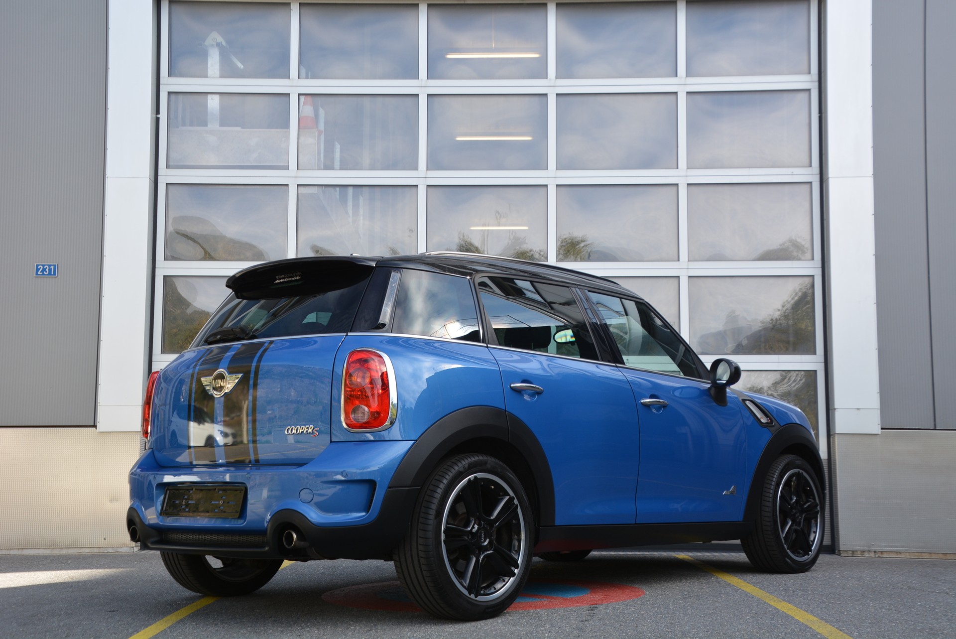 MINI Countryman Cooper S ALL4 Snowhill-image-1