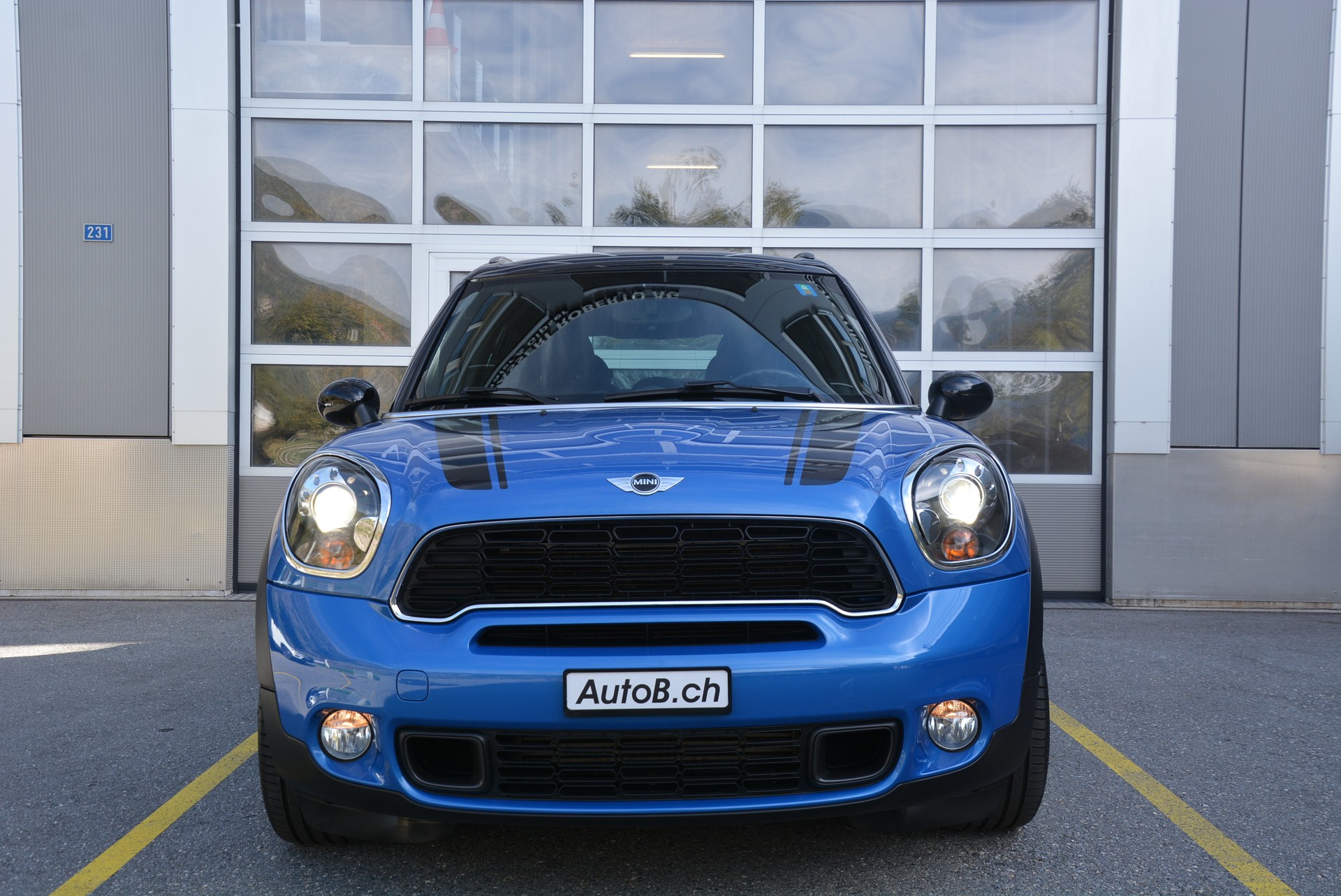 MINI Countryman Cooper S ALL4 Snowhill-image-2