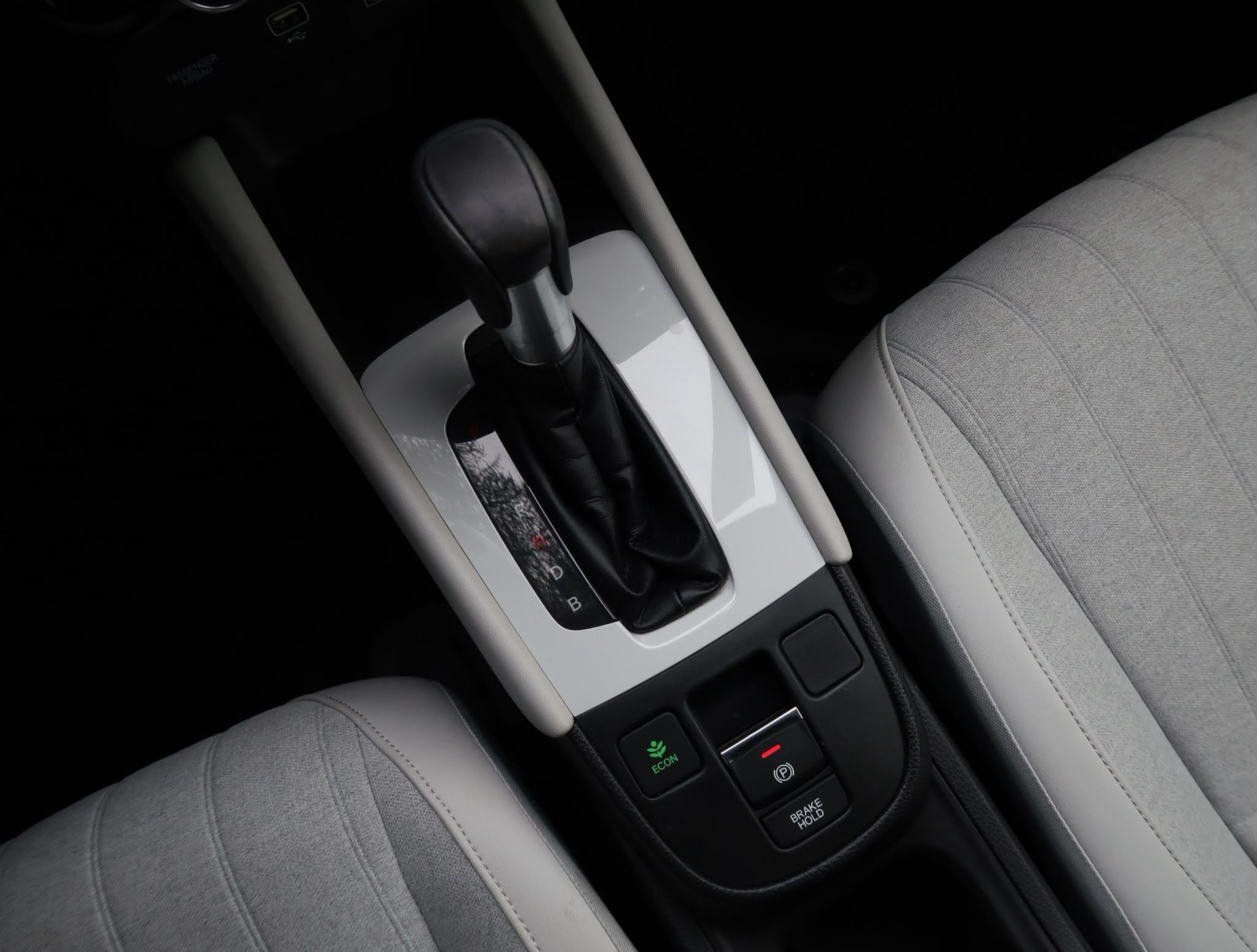 HONDA Jazz 1.5i-MMD Executive E-CVT-image-21