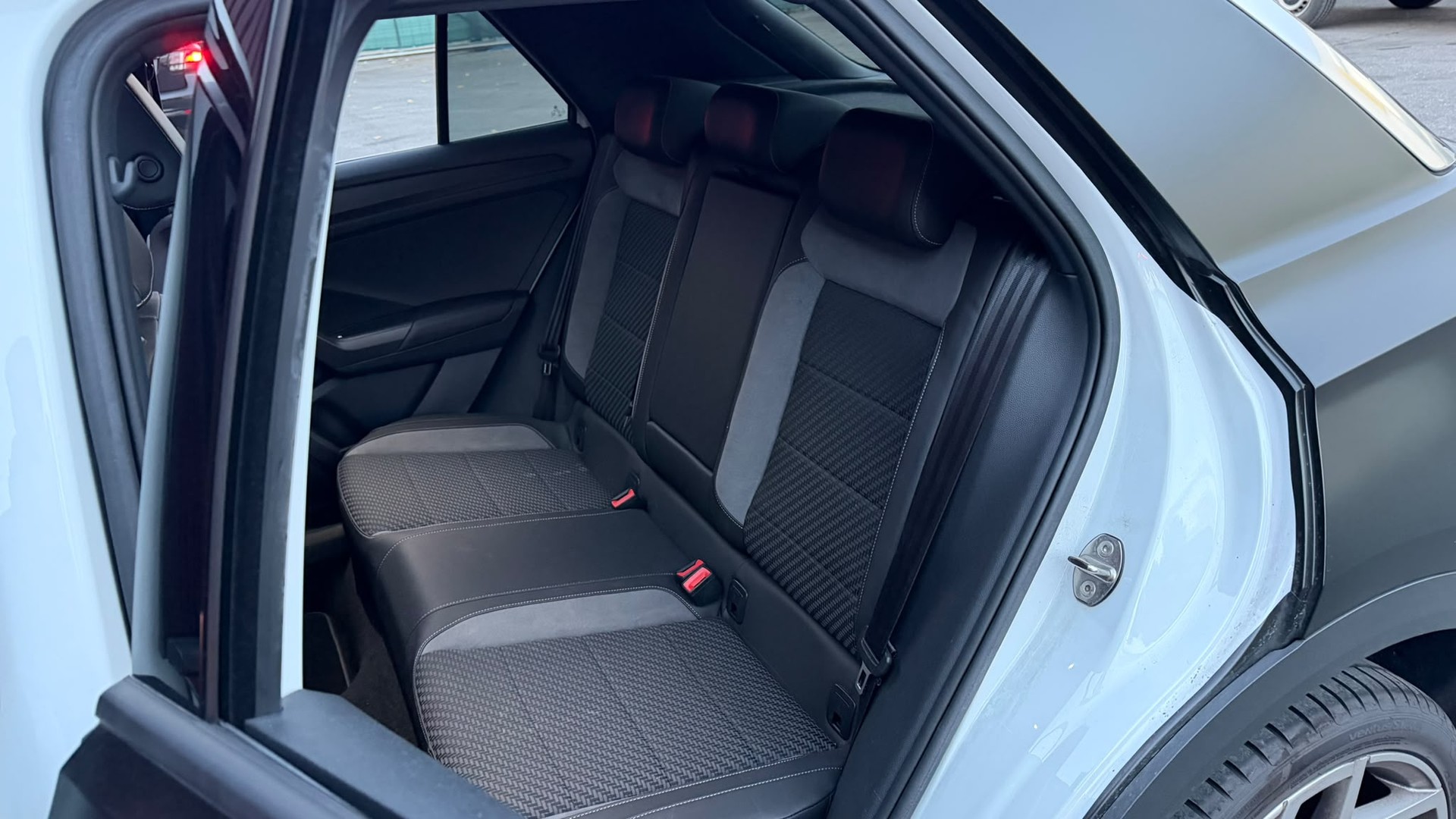 VW T-Roc 2.0 TSI Sport DSG 4Motion-image-12