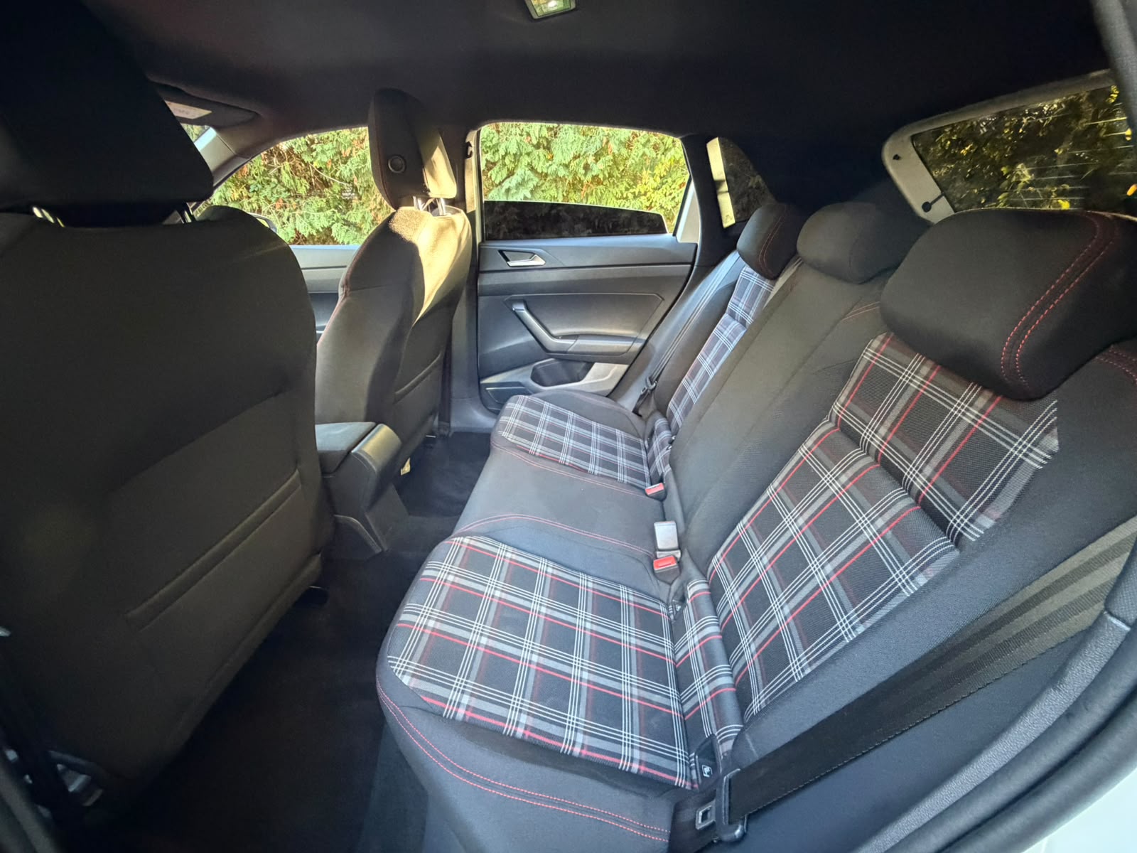 VW Polo 2.0 TSI GTI DSG-image-12