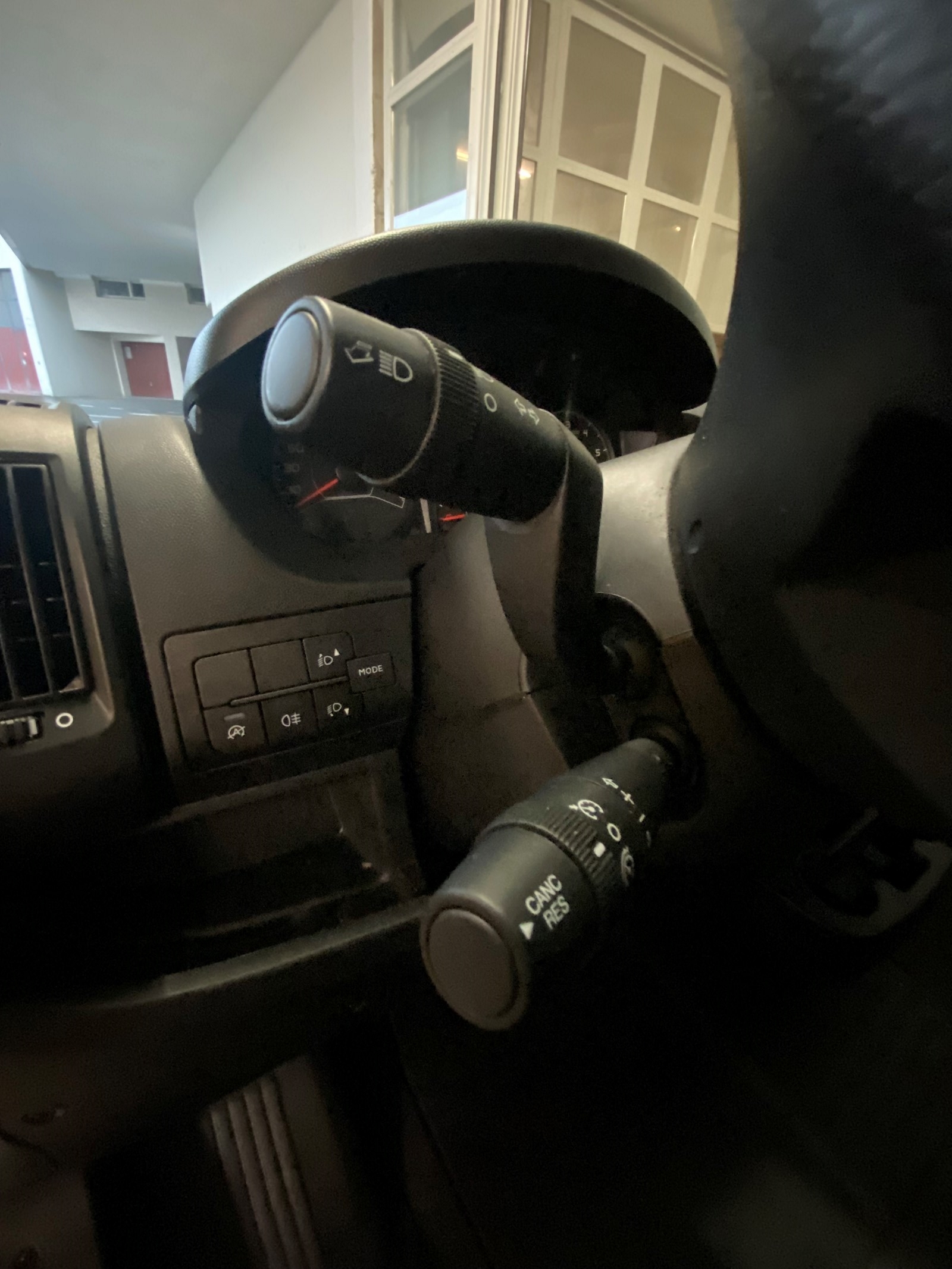 PEUGEOT Boxer 2.2 HDI 435 Premium L4H3-image-11