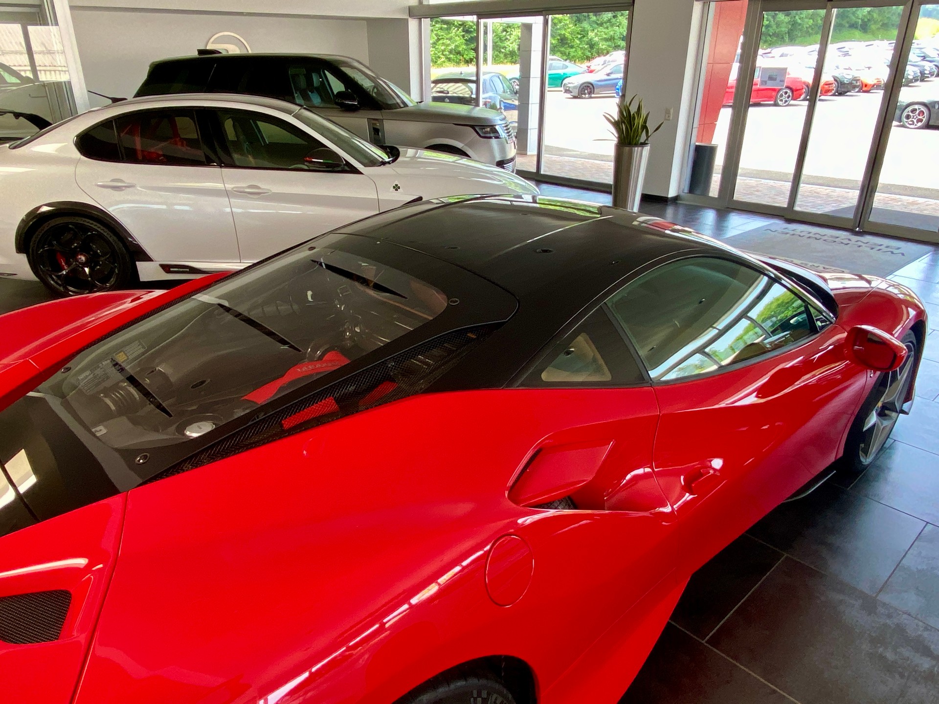 FERRARI F8 Tributo-image-6