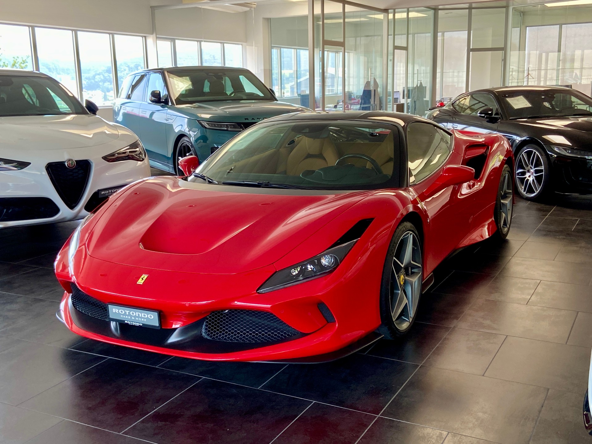 FERRARI F8 Tributo-image-1