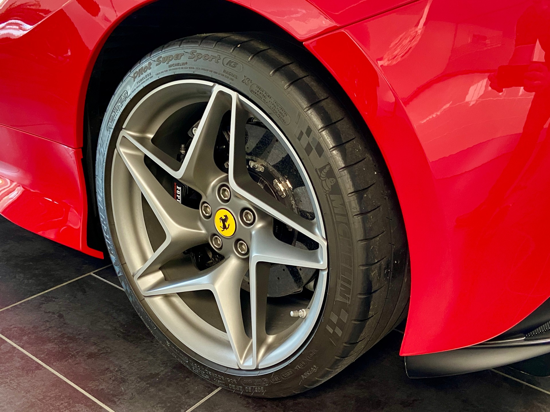 FERRARI F8 Tributo-image-7