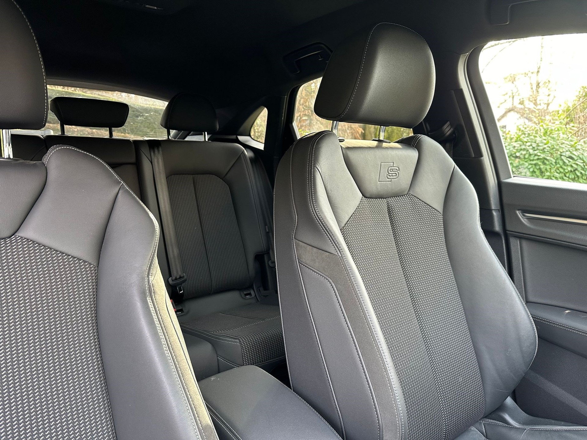 AUDI Q3 Sportback 40 TFSI S line quattro S-tronic-image-2