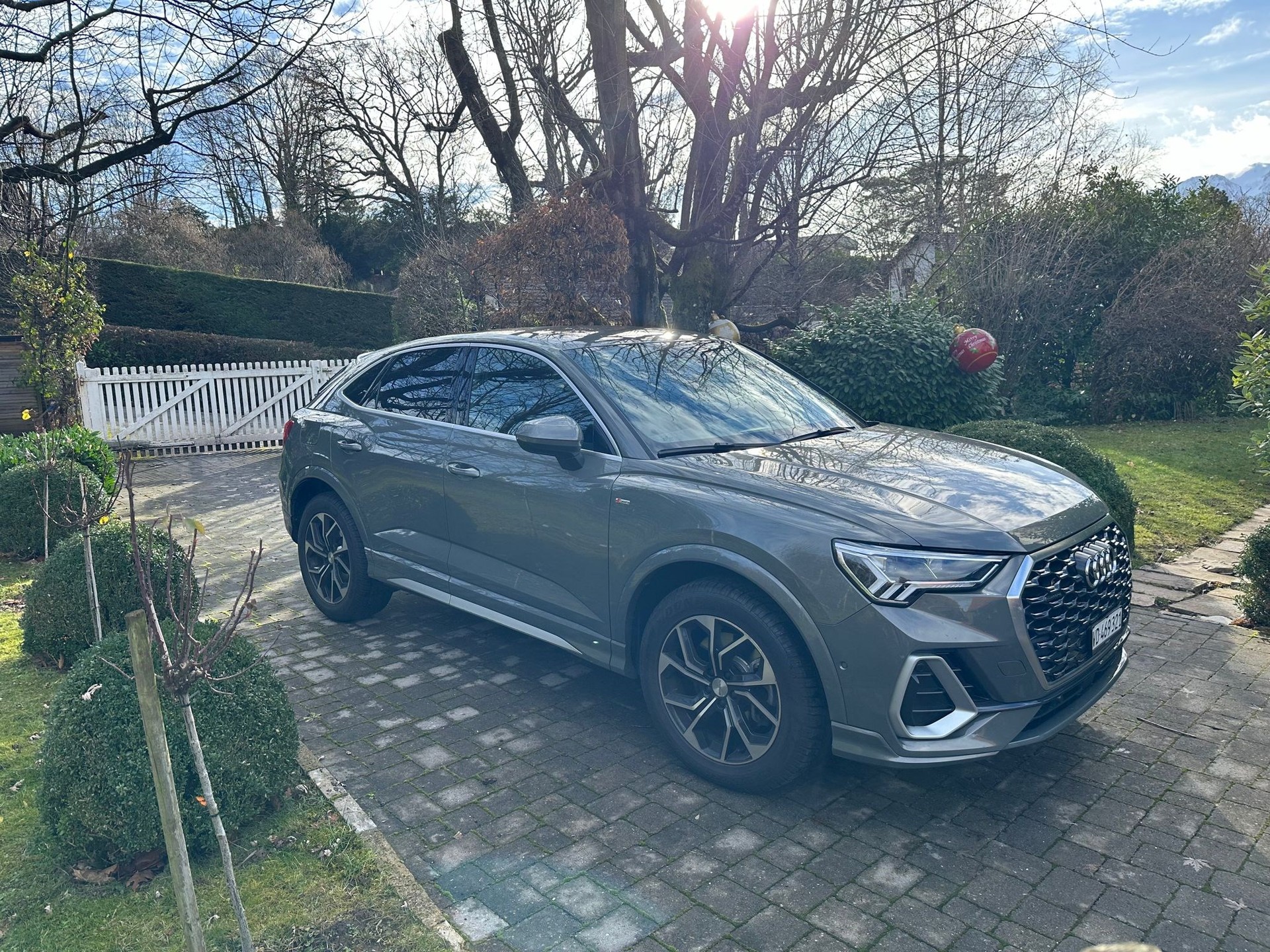 AUDI Q3 Sportback 40 TFSI S line quattro S-tronic-image-1