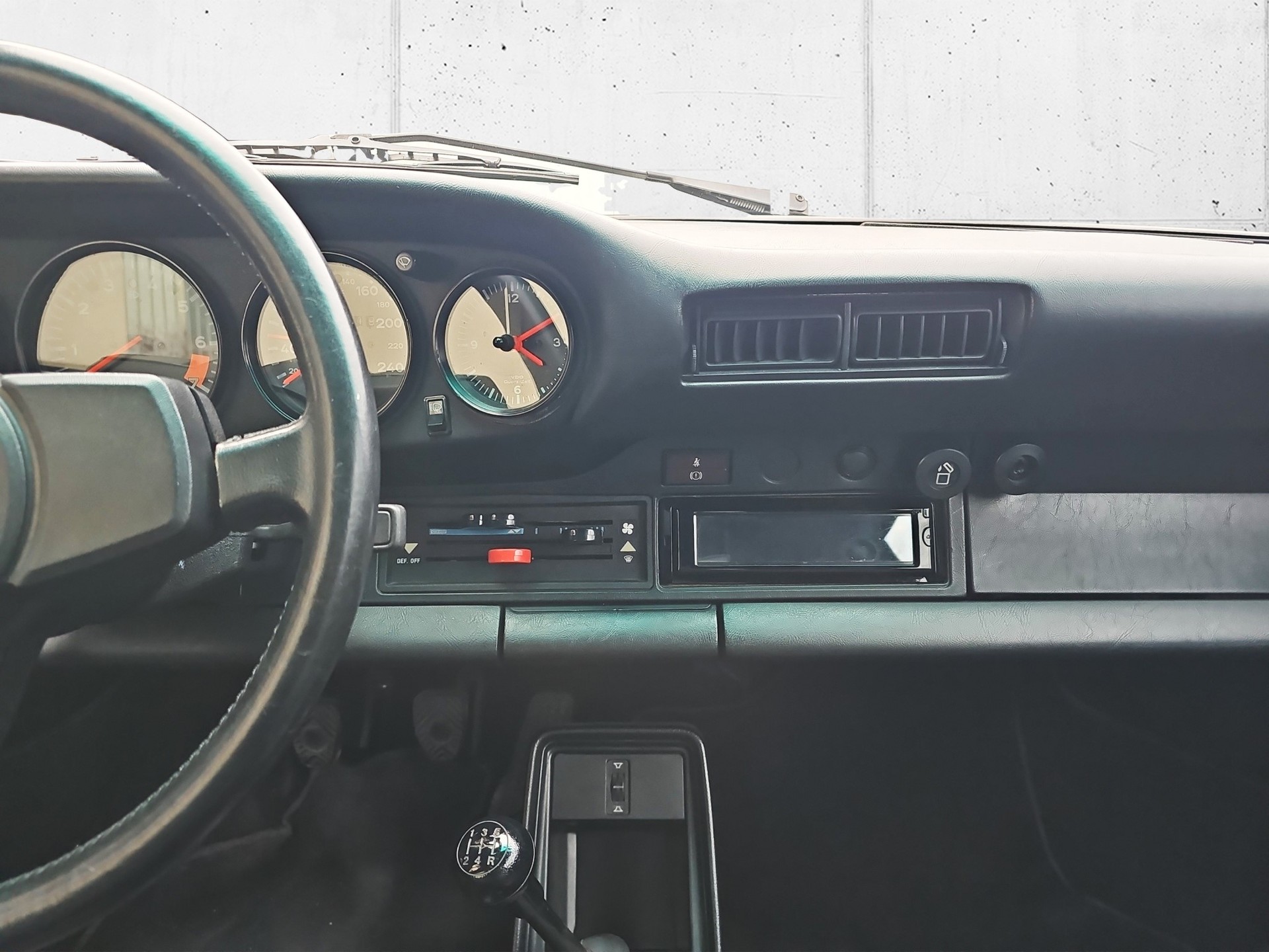 PORSCHE 911 SC Cabrio-image-17