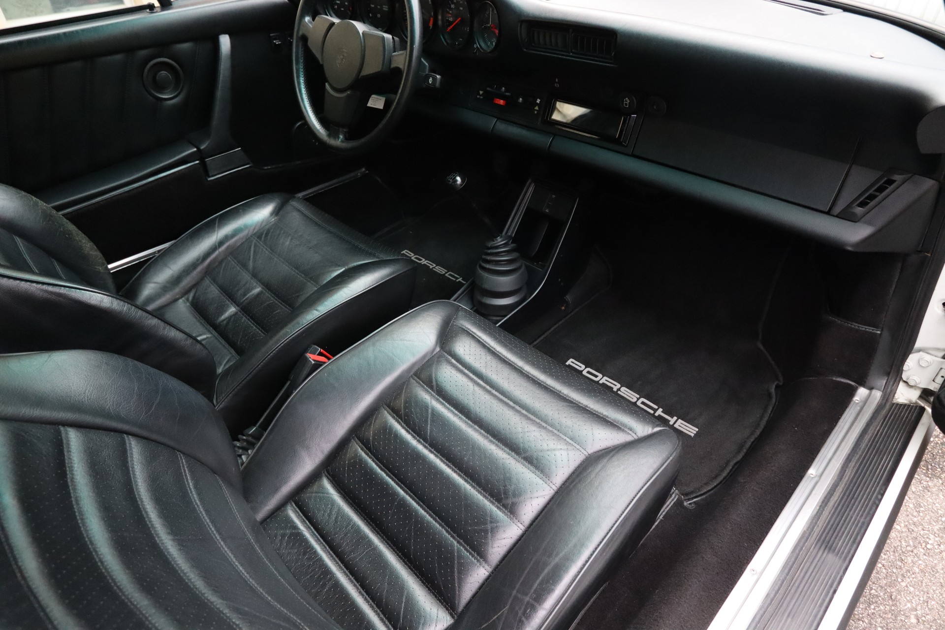PORSCHE 911 SC Cabrio-image-21