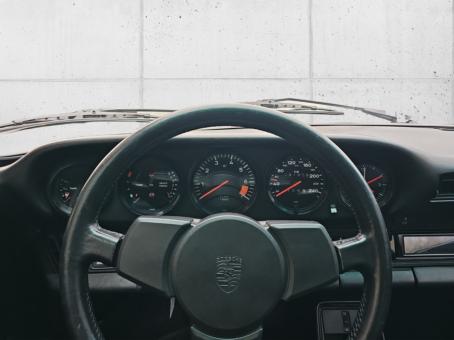 PORSCHE 911 SC Cabrio-image-15