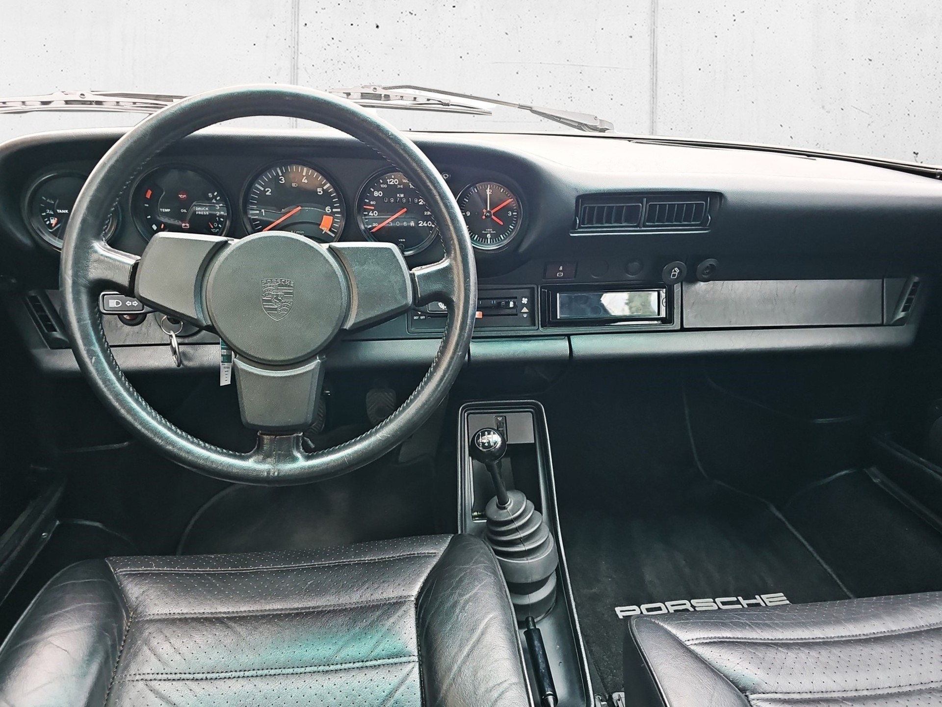PORSCHE 911 SC Cabrio-image-13