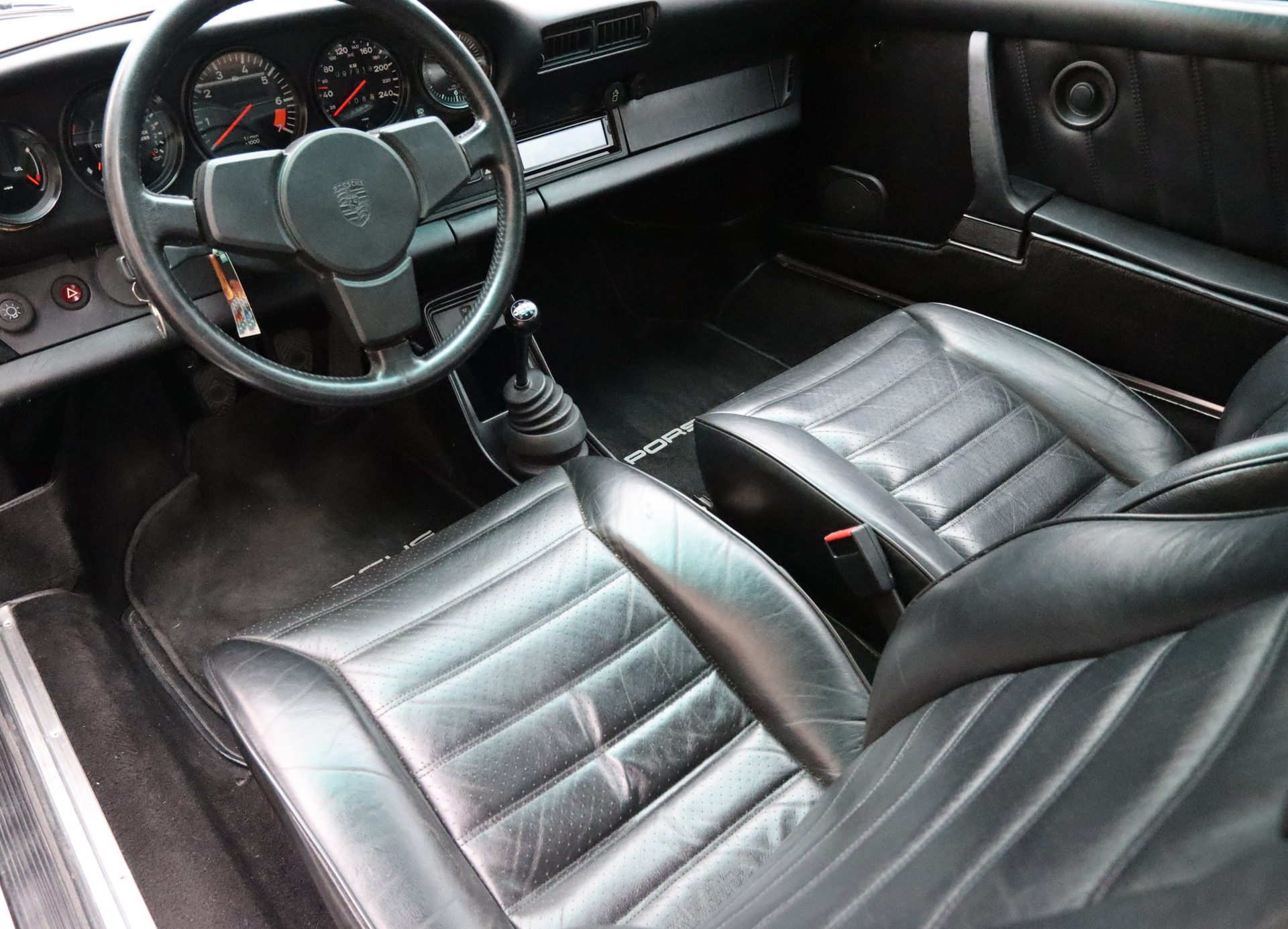 PORSCHE 911 SC Cabrio-image-11