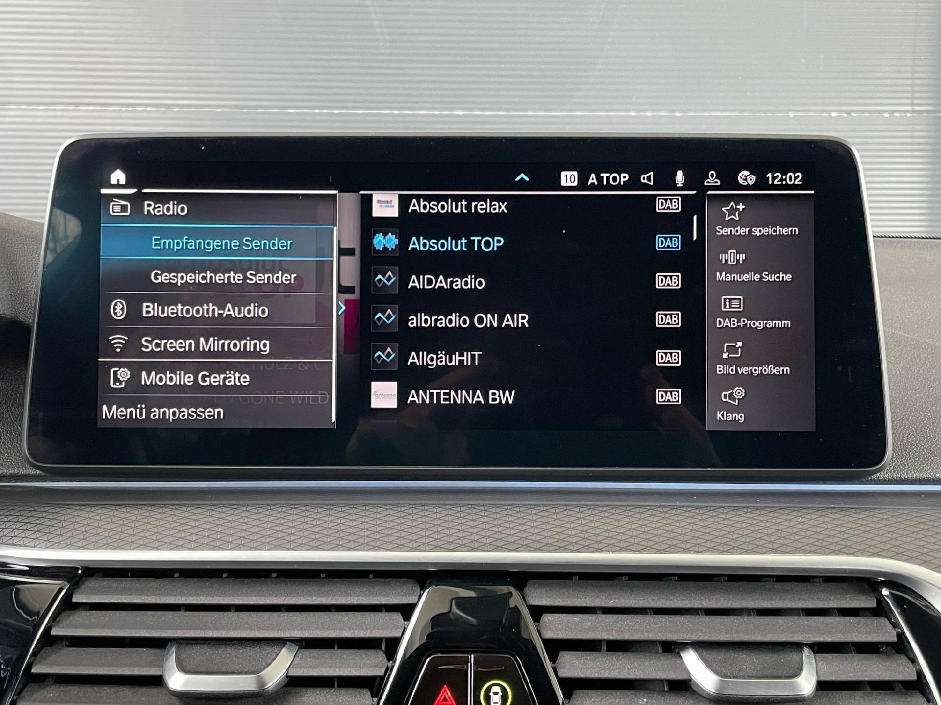BMW 530e xDrive SAG Touring-image-13