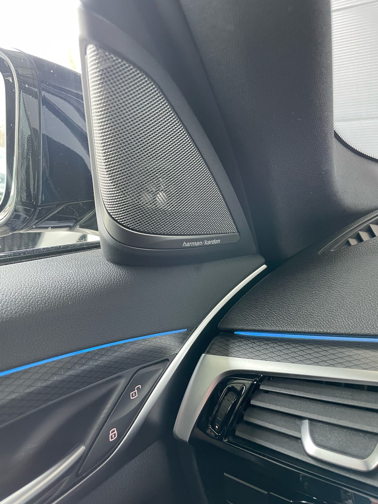 BMW 530e xDrive SAG Touring-image-15