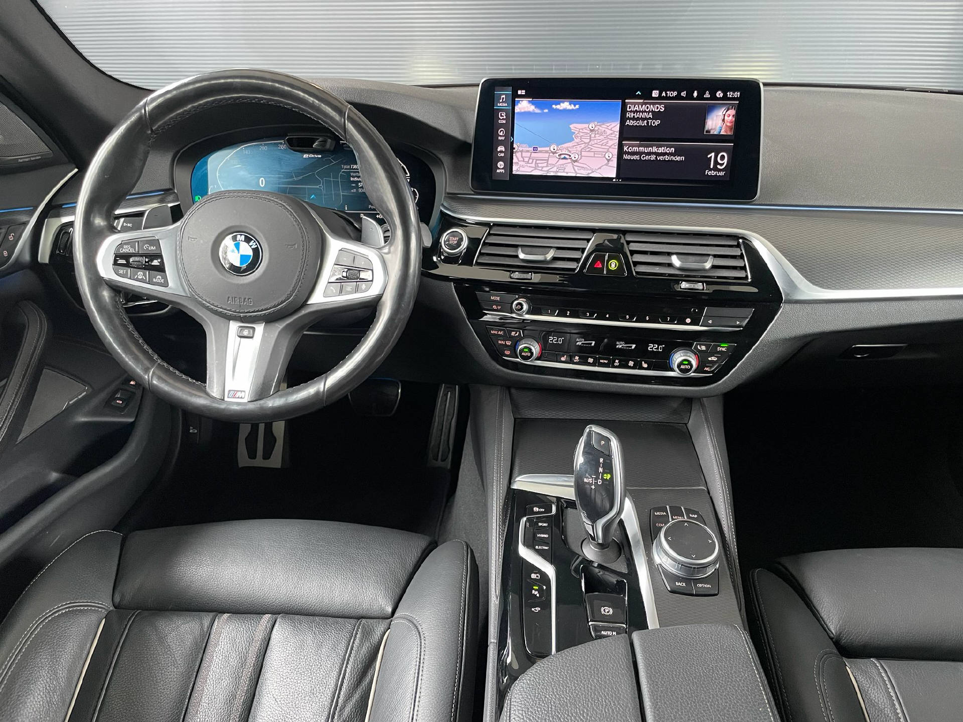 BMW 530e xDrive SAG Touring-image-5
