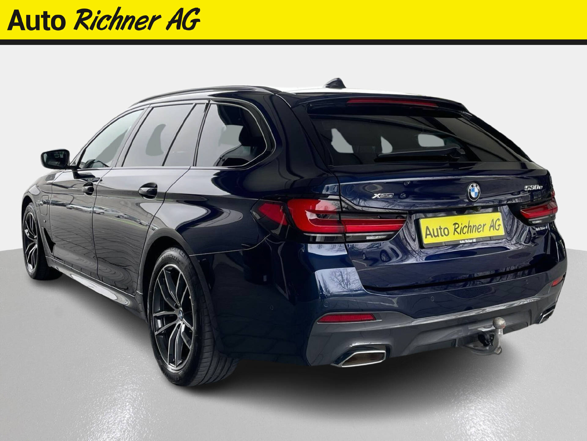 BMW 530e xDrive SAG Touring-image-4