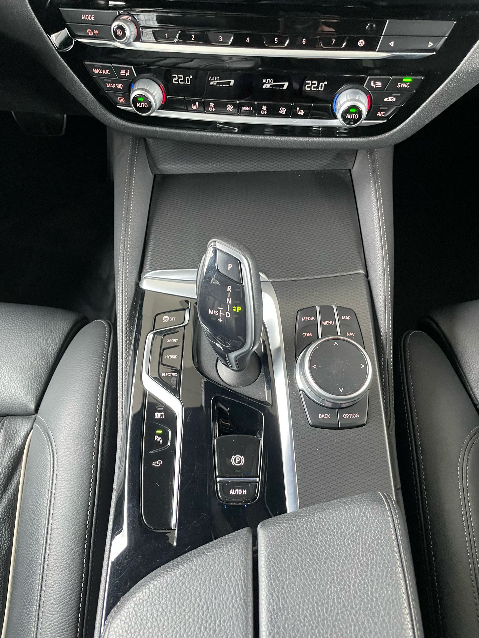 BMW 530e xDrive SAG Touring-image-14