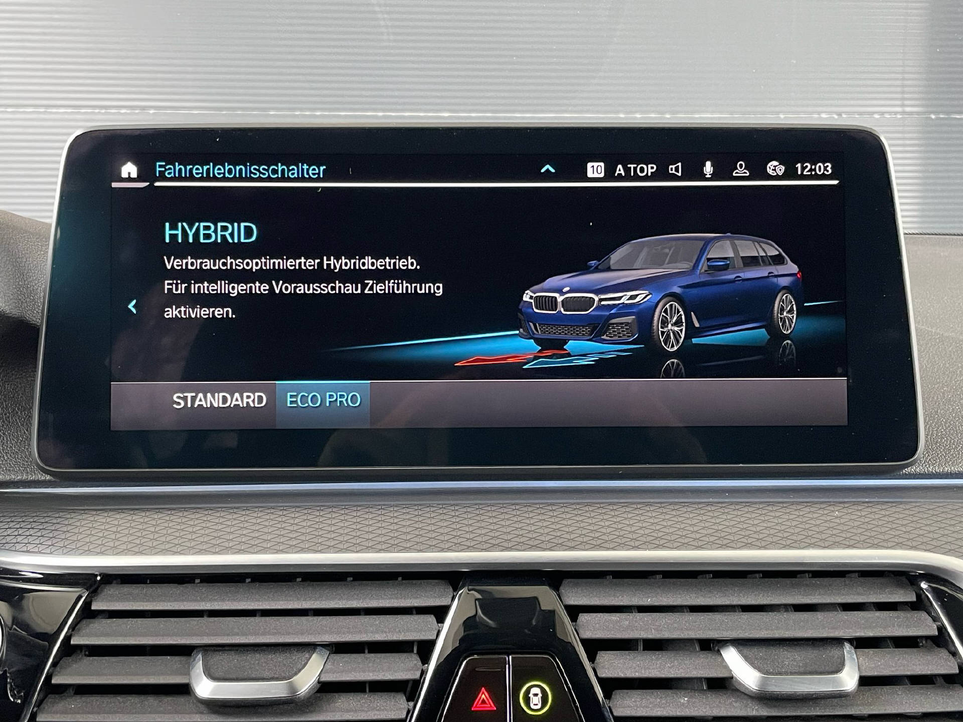 BMW 530e xDrive SAG Touring-image-12