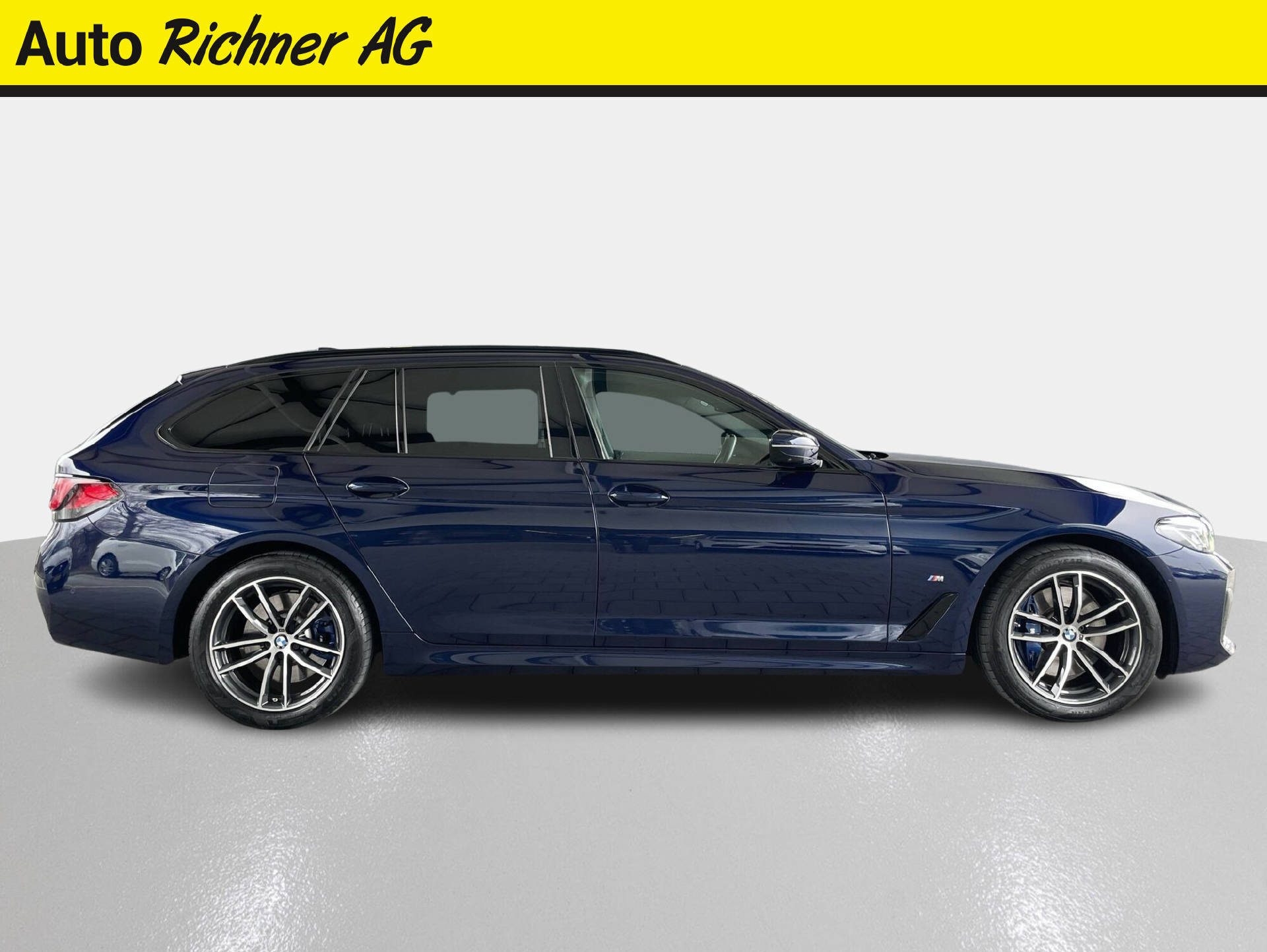BMW 530e xDrive SAG Touring-image-2