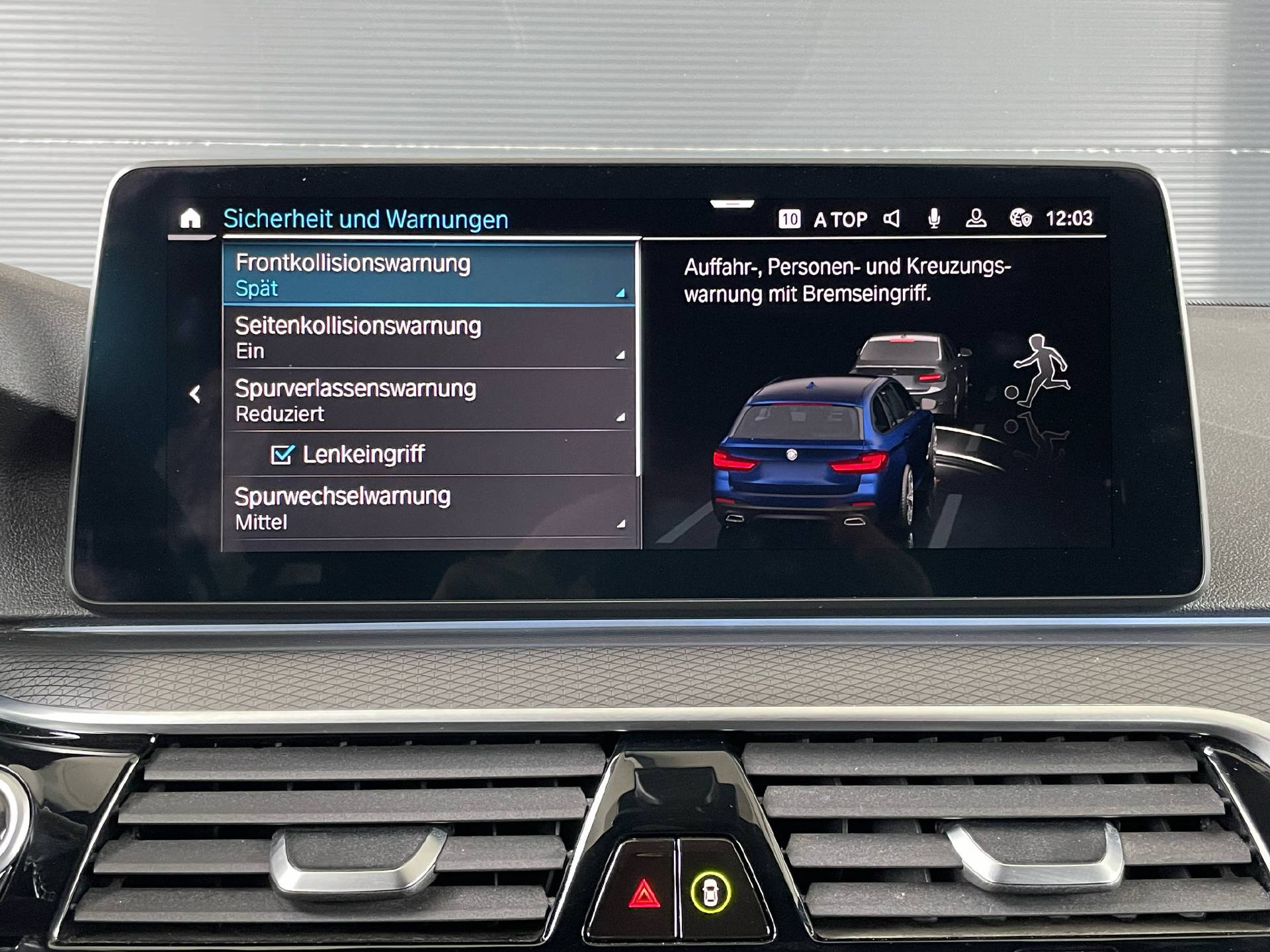 BMW 530e xDrive SAG Touring-image-11