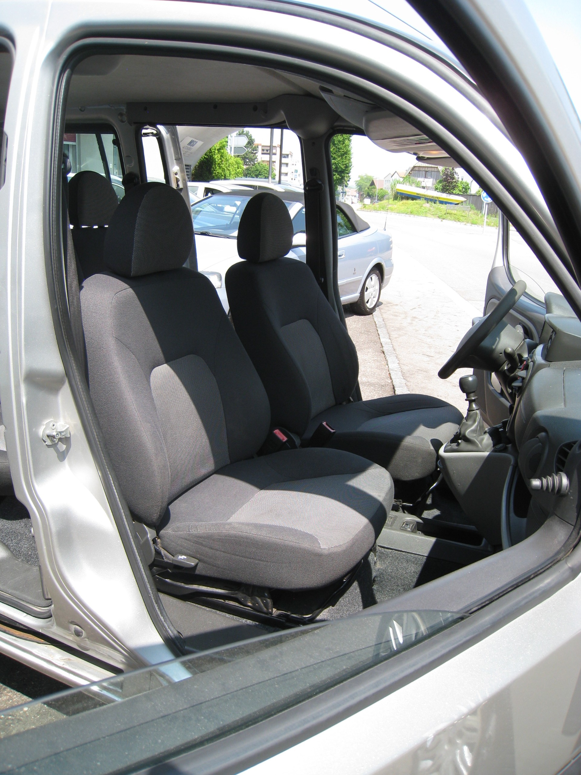 FIAT Doblò 1.6 Bipower Active-image-12