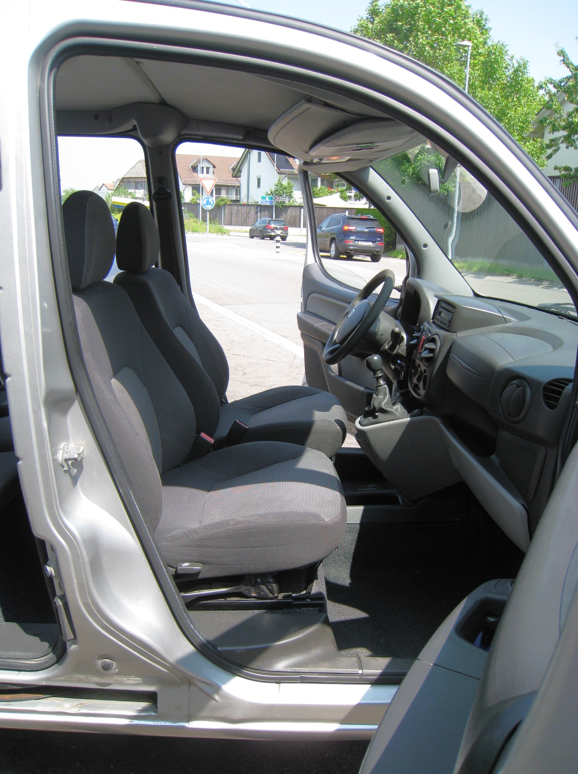FIAT Doblò 1.6 Bipower Active-image-11