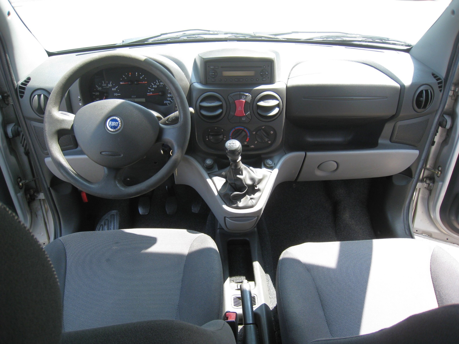 FIAT Doblò 1.6 Bipower Active-image-15