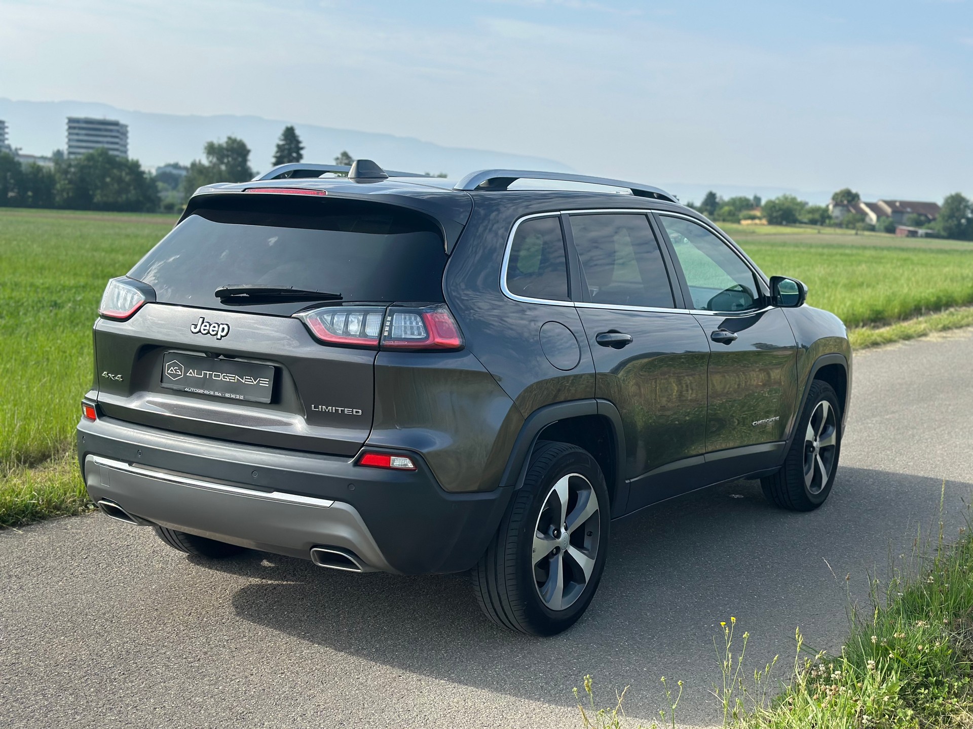 JEEP Cherokee 2.0 Limited AWD Drive I 9ATX-image-8