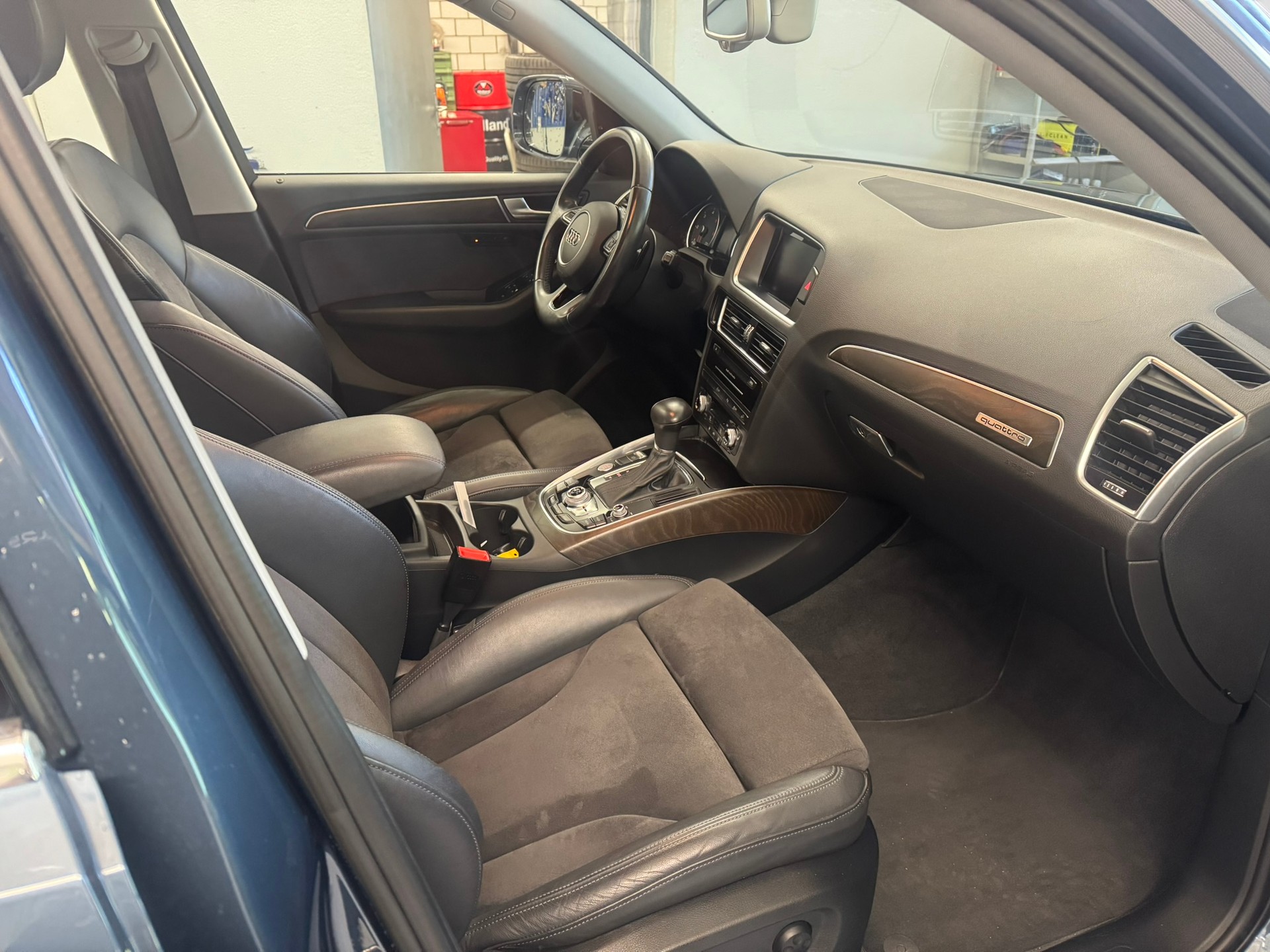 AUDI Q5 3.0 TDI clean quattro S-tronic-image-10