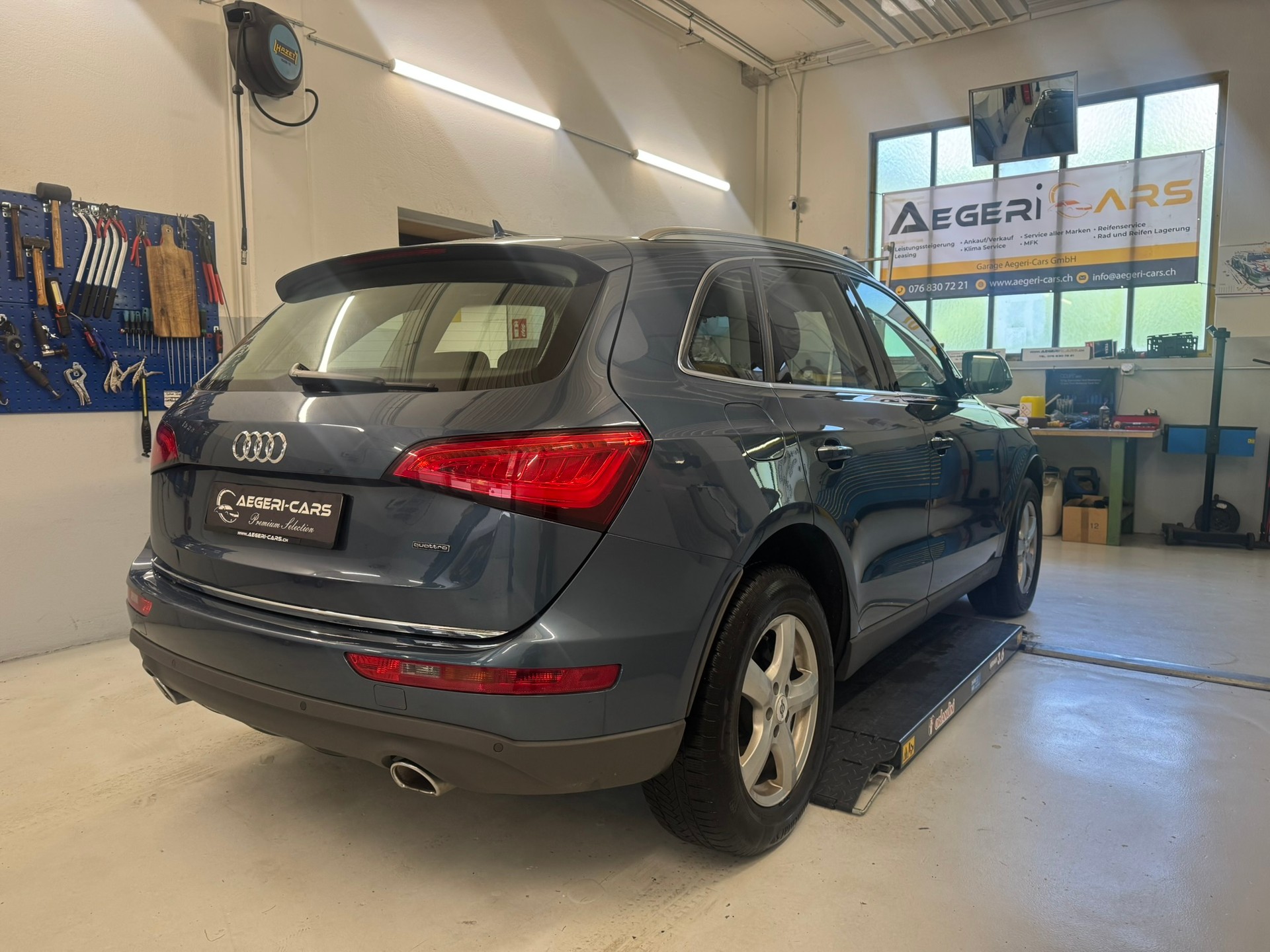 AUDI Q5 3.0 TDI clean quattro S-tronic-showroom-element-3