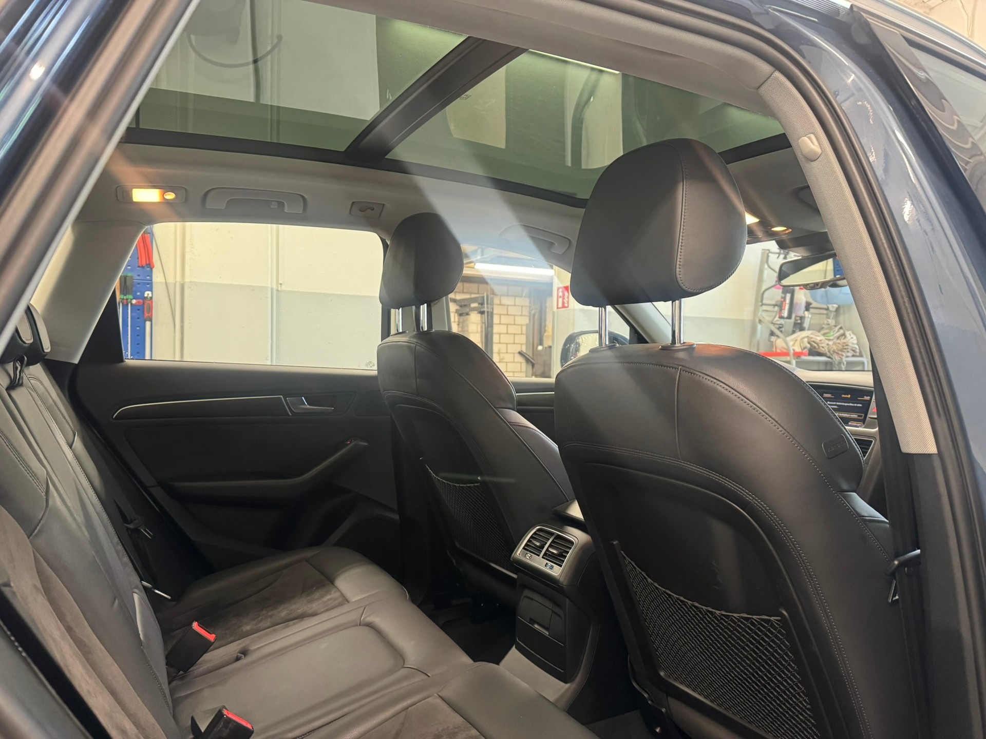 AUDI Q5 3.0 TDI clean quattro S-tronic-image-11