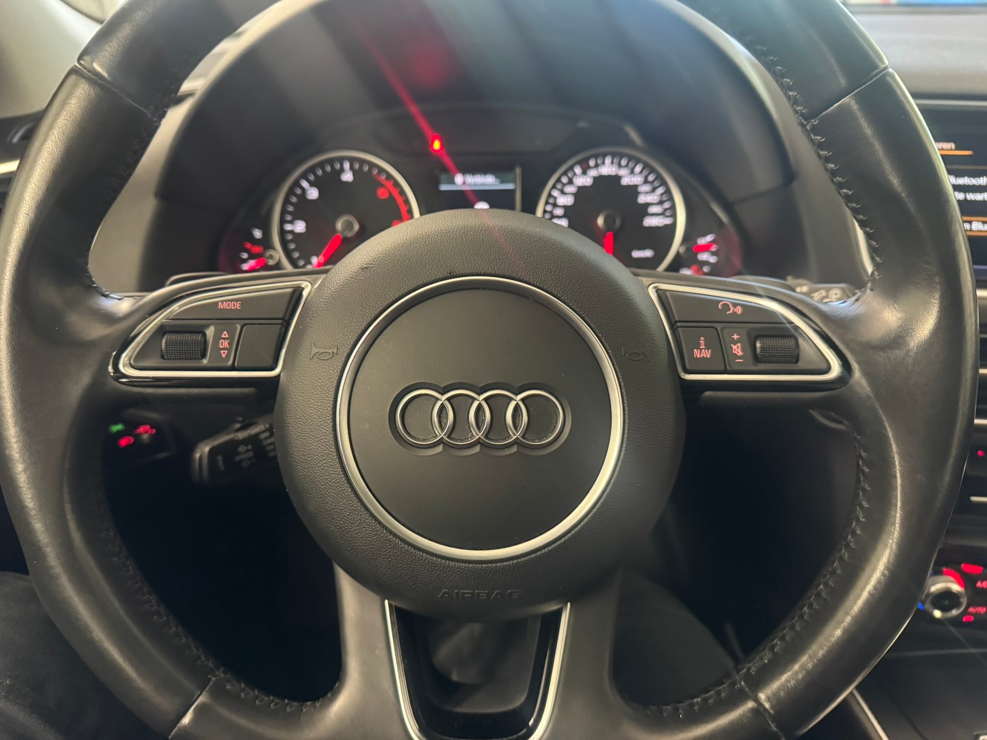 AUDI Q5 3.0 TDI clean quattro S-tronic-image-16