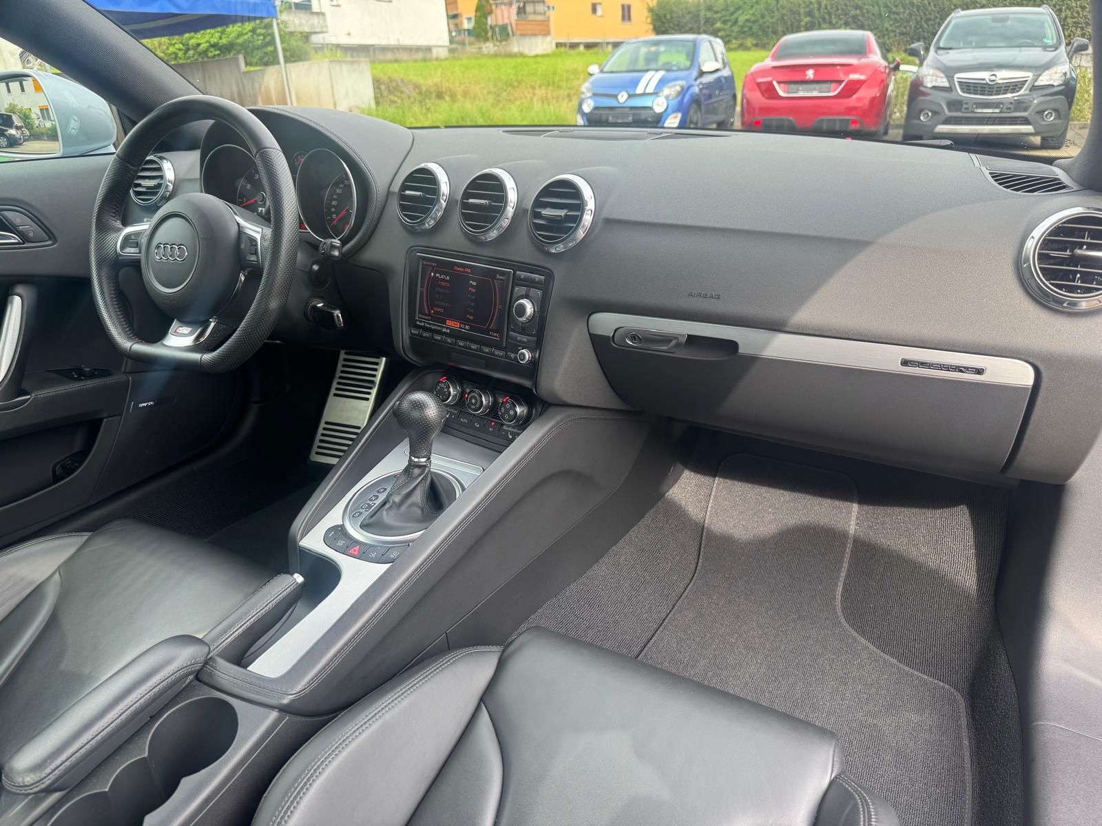 AUDI TT Coupé 3.2 quattro-image-21