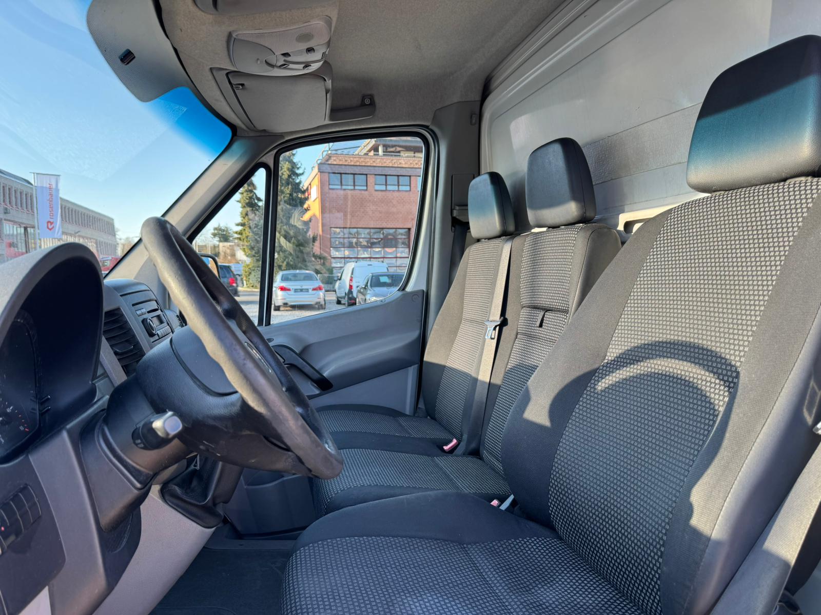 MERCEDES-BENZ Sprinter 311 CDI Lang Mit Hebebühne-image-8