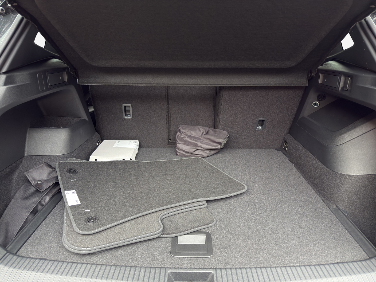 VW Tiguan 2.0 TSI DSG R-Line 4Motion-image-12