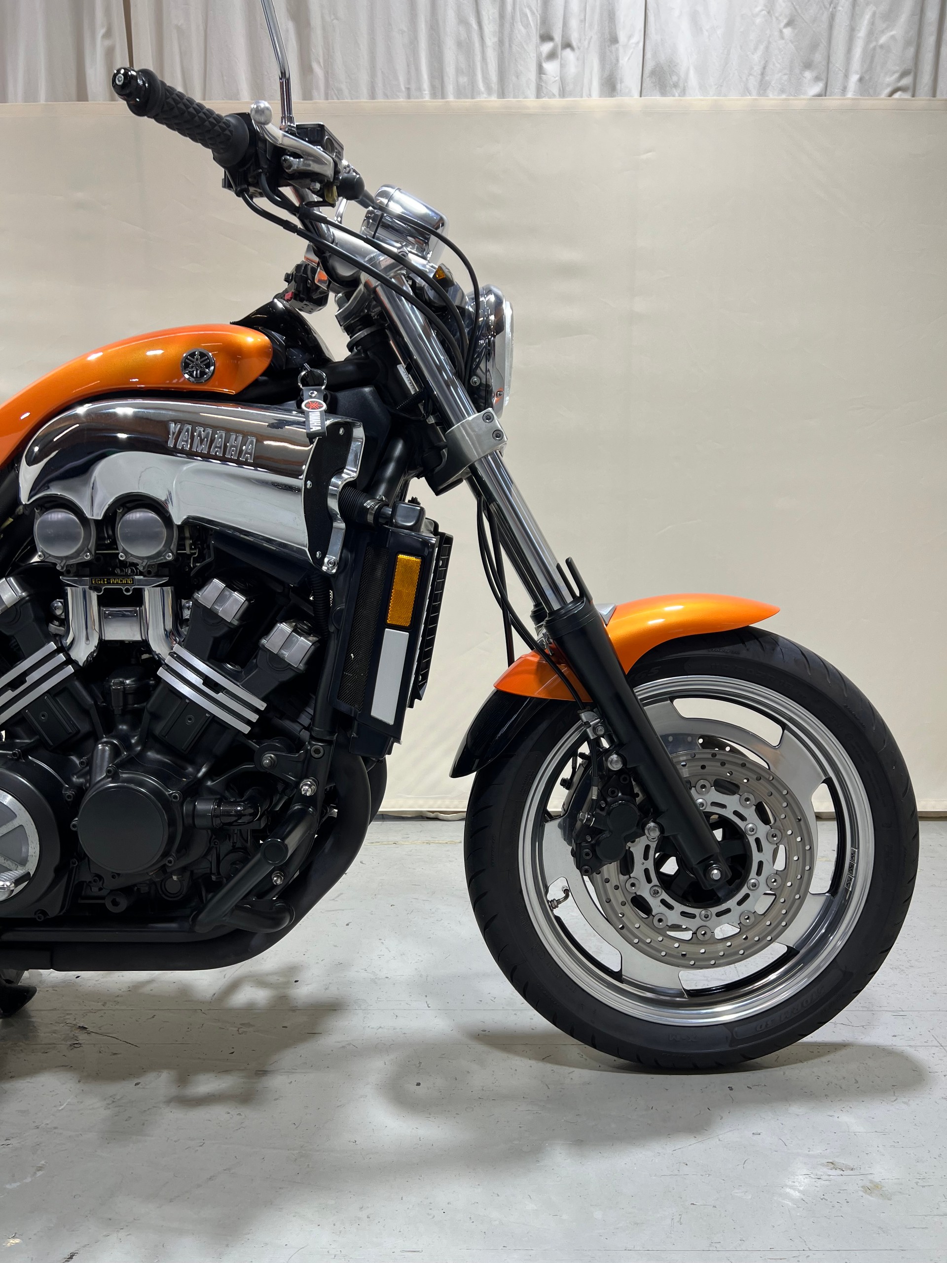 EGLI Yamaha Egli V-Max-showroom-element-1