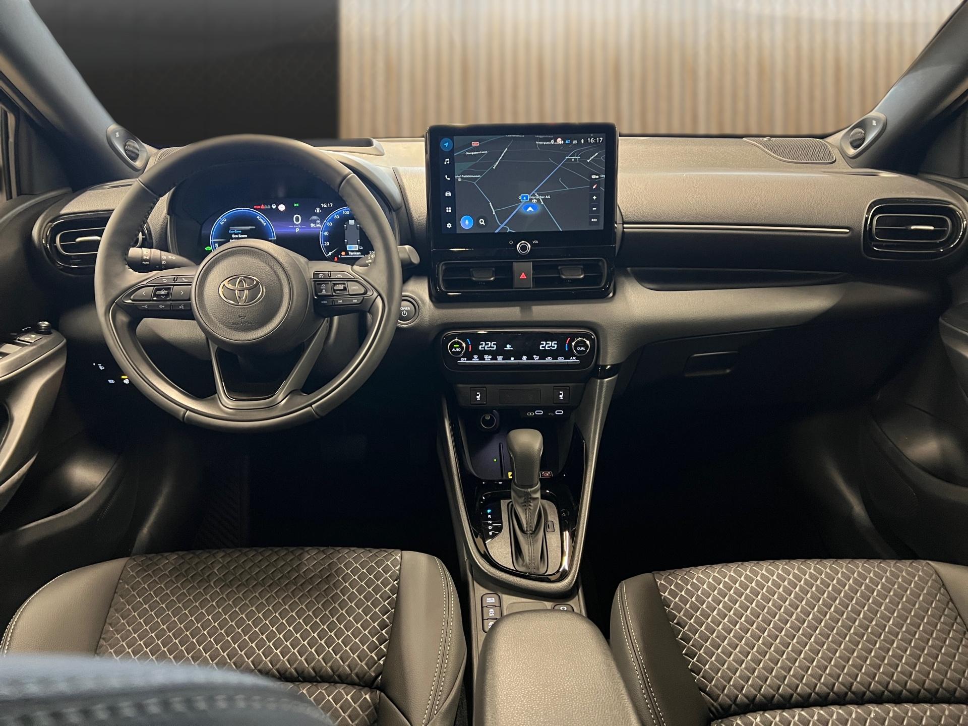 TOYOTA Yaris 1.5 Premium e-CVT-image-13