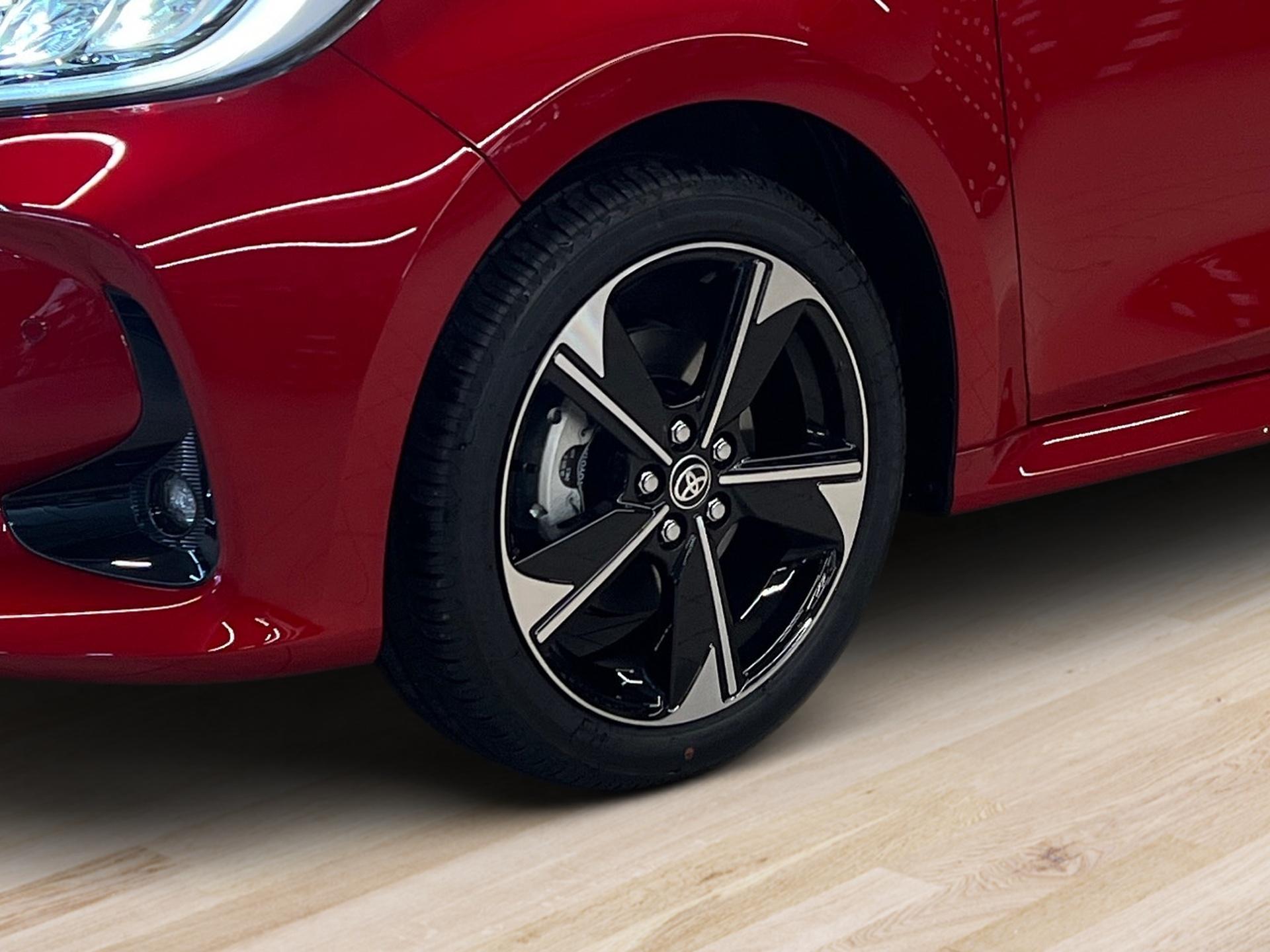 TOYOTA Yaris 1.5 Premium e-CVT-image-9