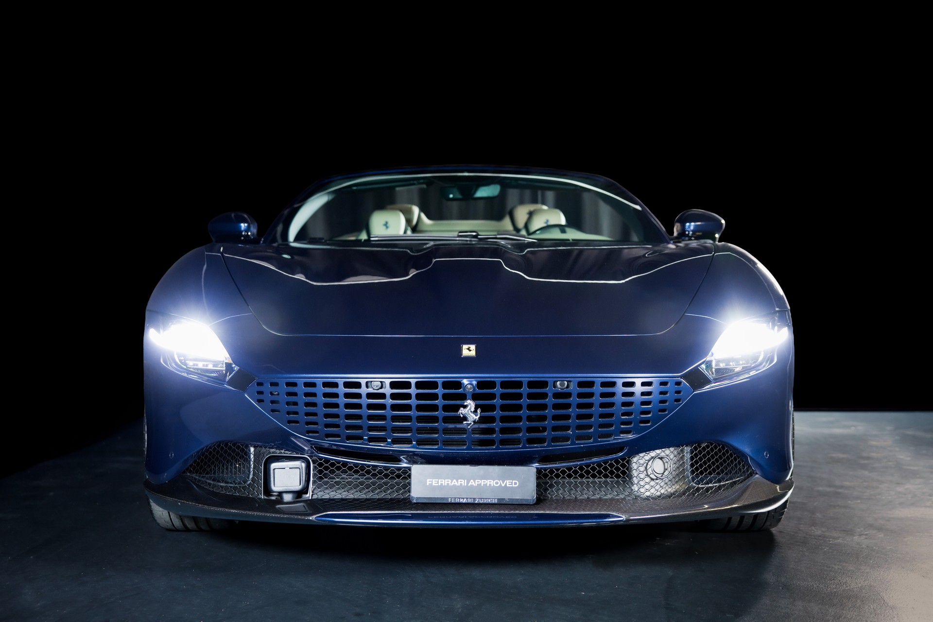 FERRARI Roma 3.9 V8 T-showroom-element-3