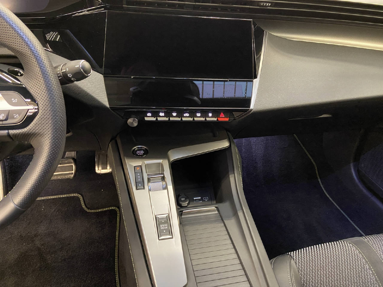 PEUGEOT 308 SW 1.6 PHEV 180 GT-image-6