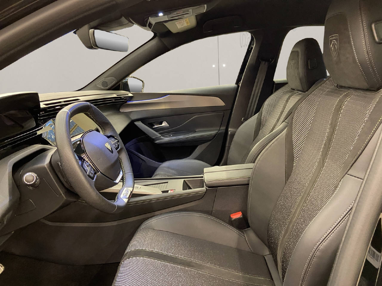 PEUGEOT 308 SW 1.6 PHEV 180 GT-image-4