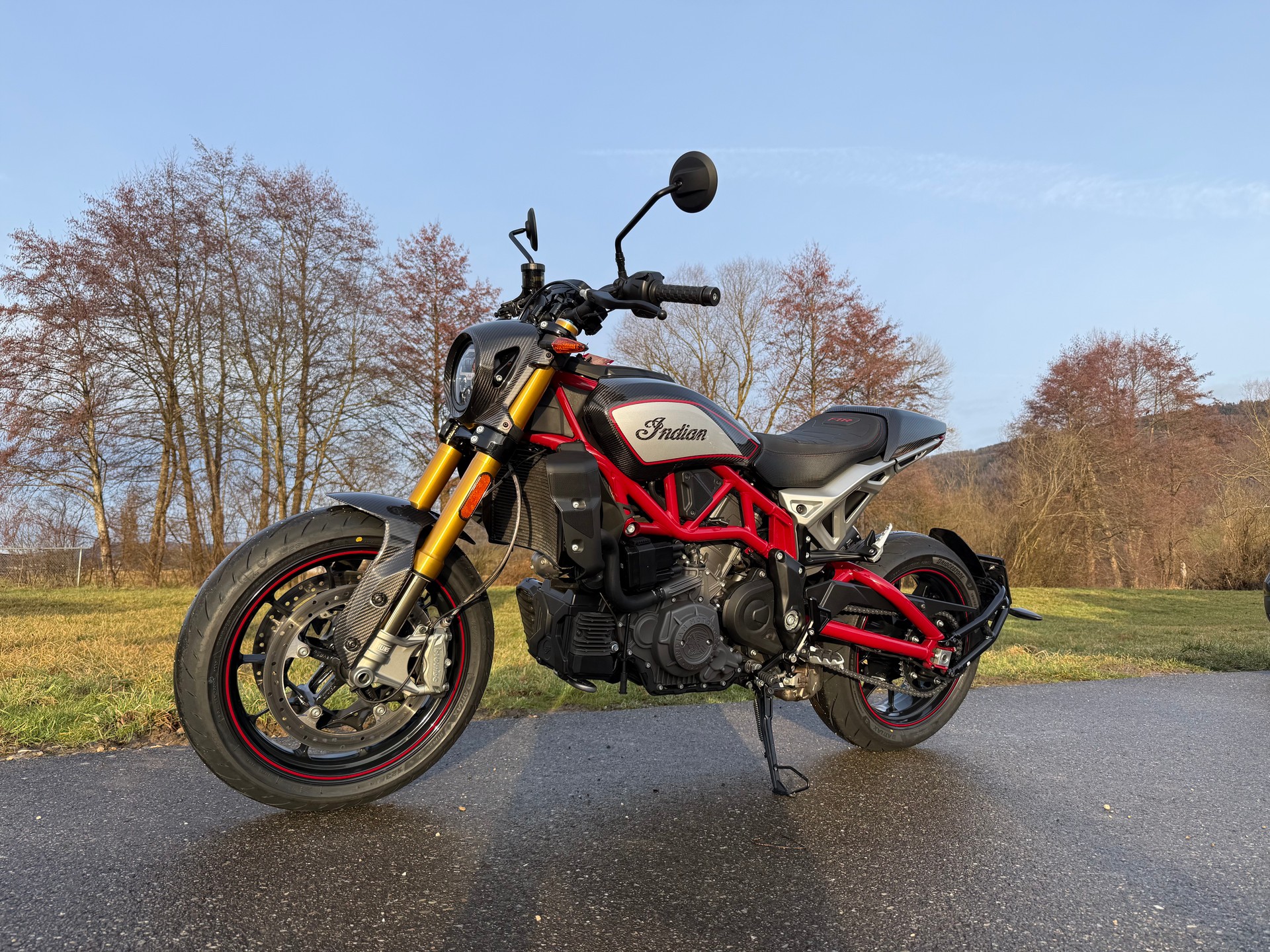 INDIAN FTR 1200 Z R Carbon-showroom-element-1