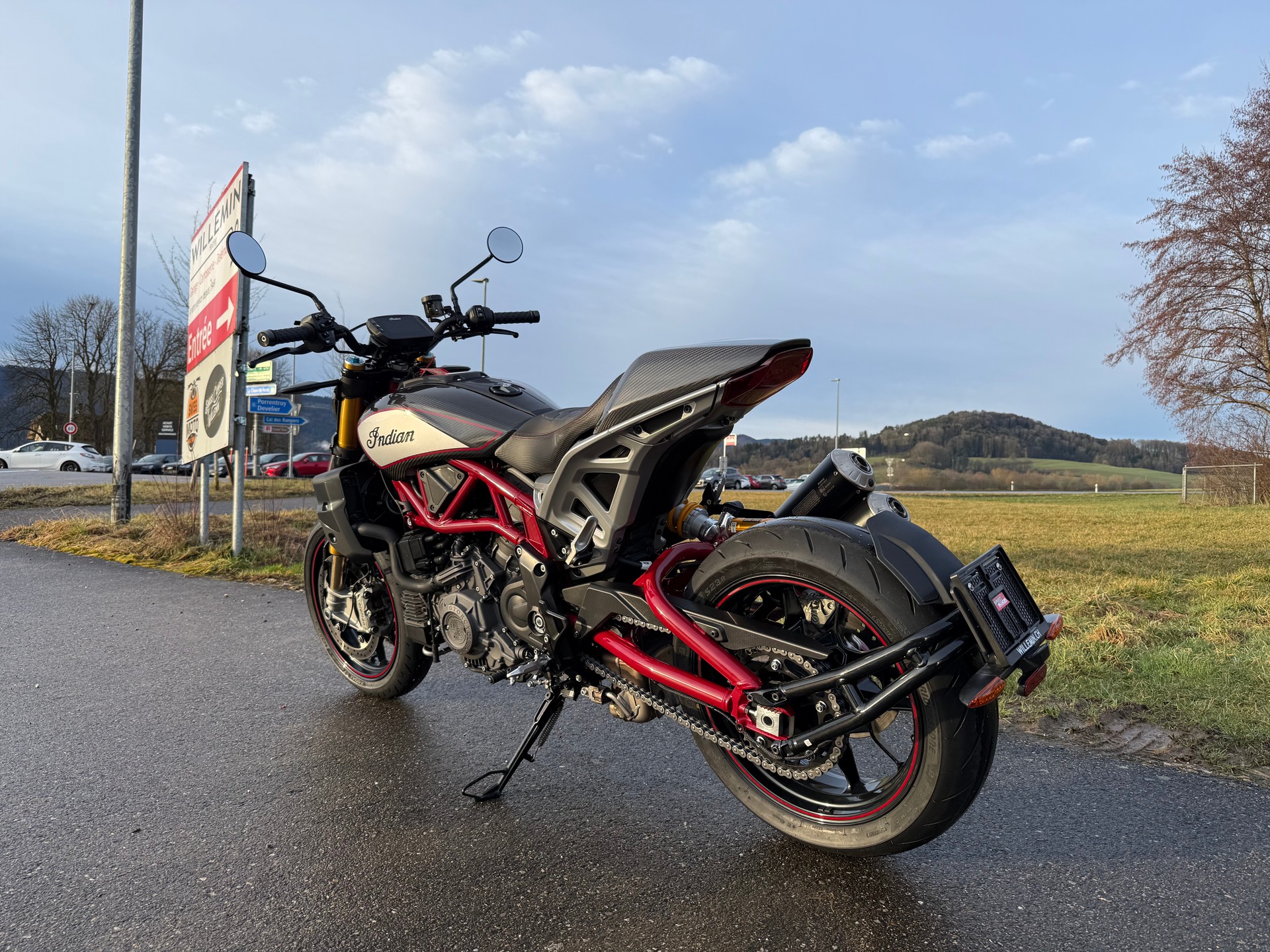 INDIAN FTR 1200 Z R Carbon-showroom-element-2