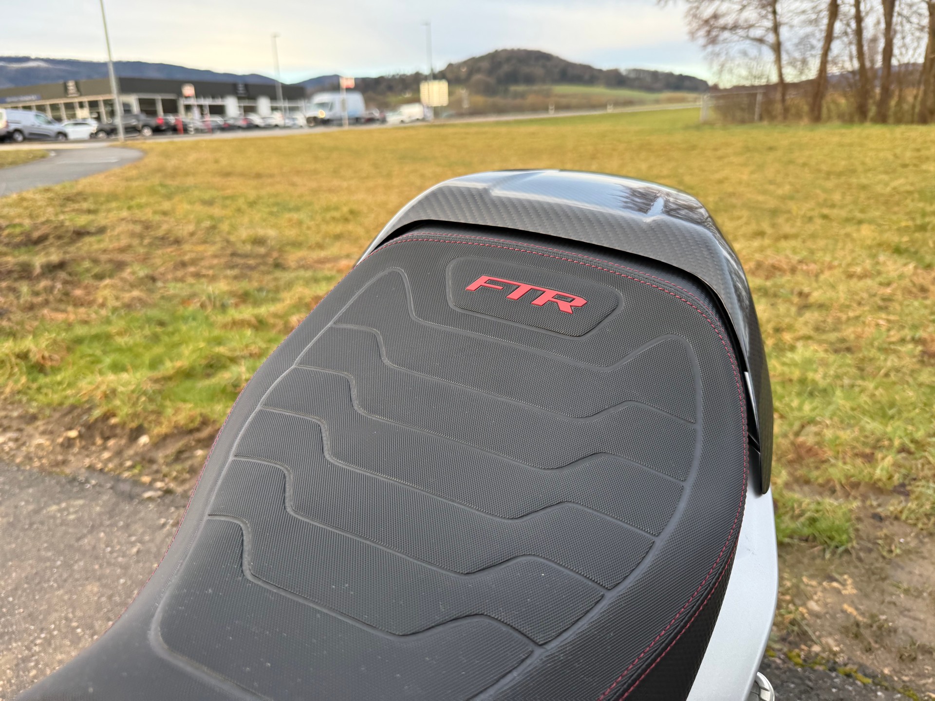 INDIAN FTR 1200 Z R Carbon-image-11