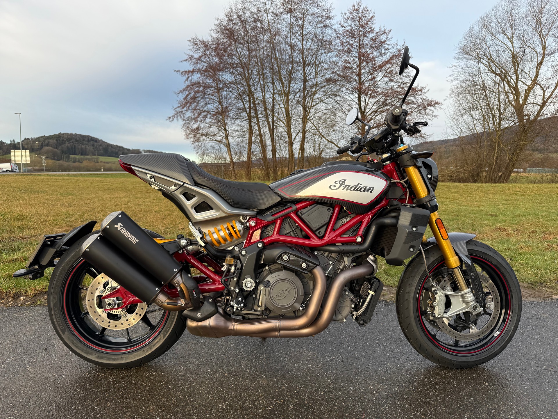 INDIAN FTR 1200 Z R Carbon-showroom-element-3