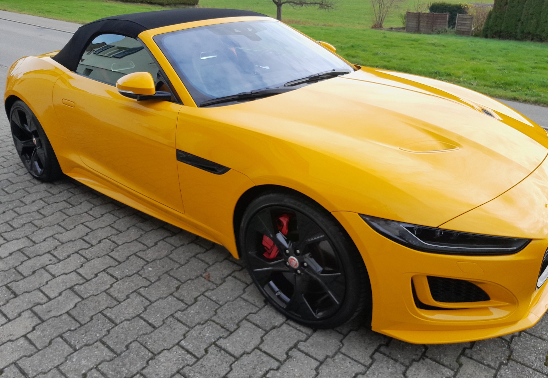 JAGUAR F-Type Convertible 5.0 V8 R-Dynamic AWD Automatik-image-3